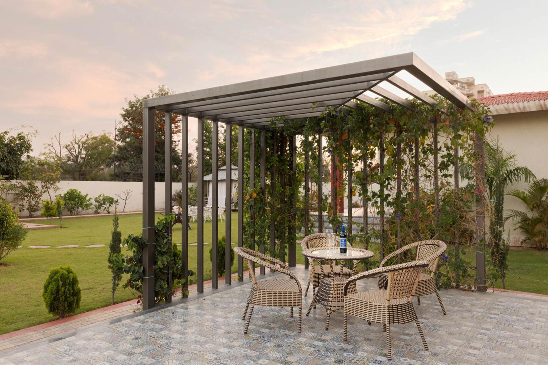 Villa Inaayat By Stayvista - Luxe Retreat With Pool & Garden *
