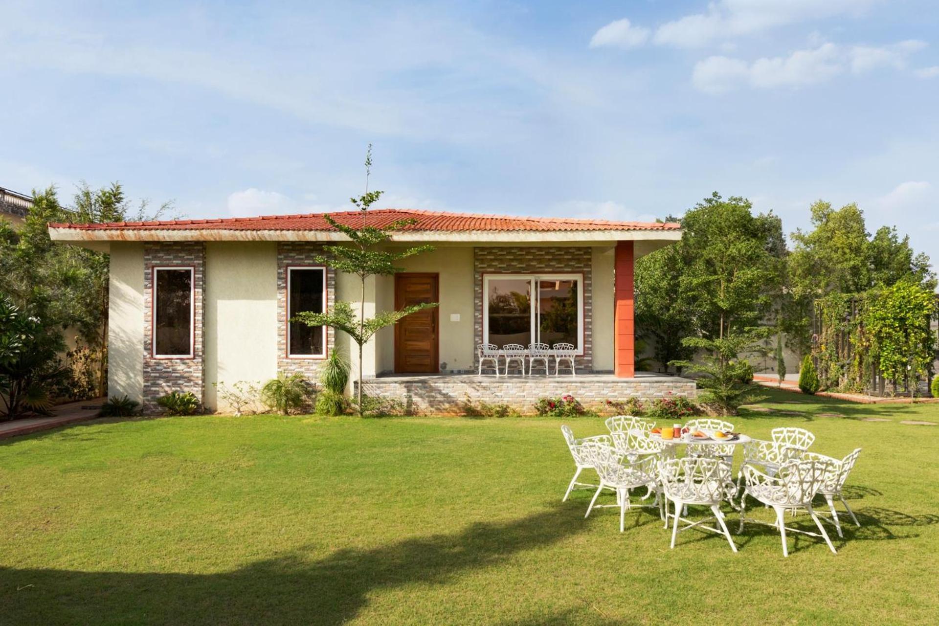 Inaayat By Stayvista - Luxe Retreat With Pool & Garden