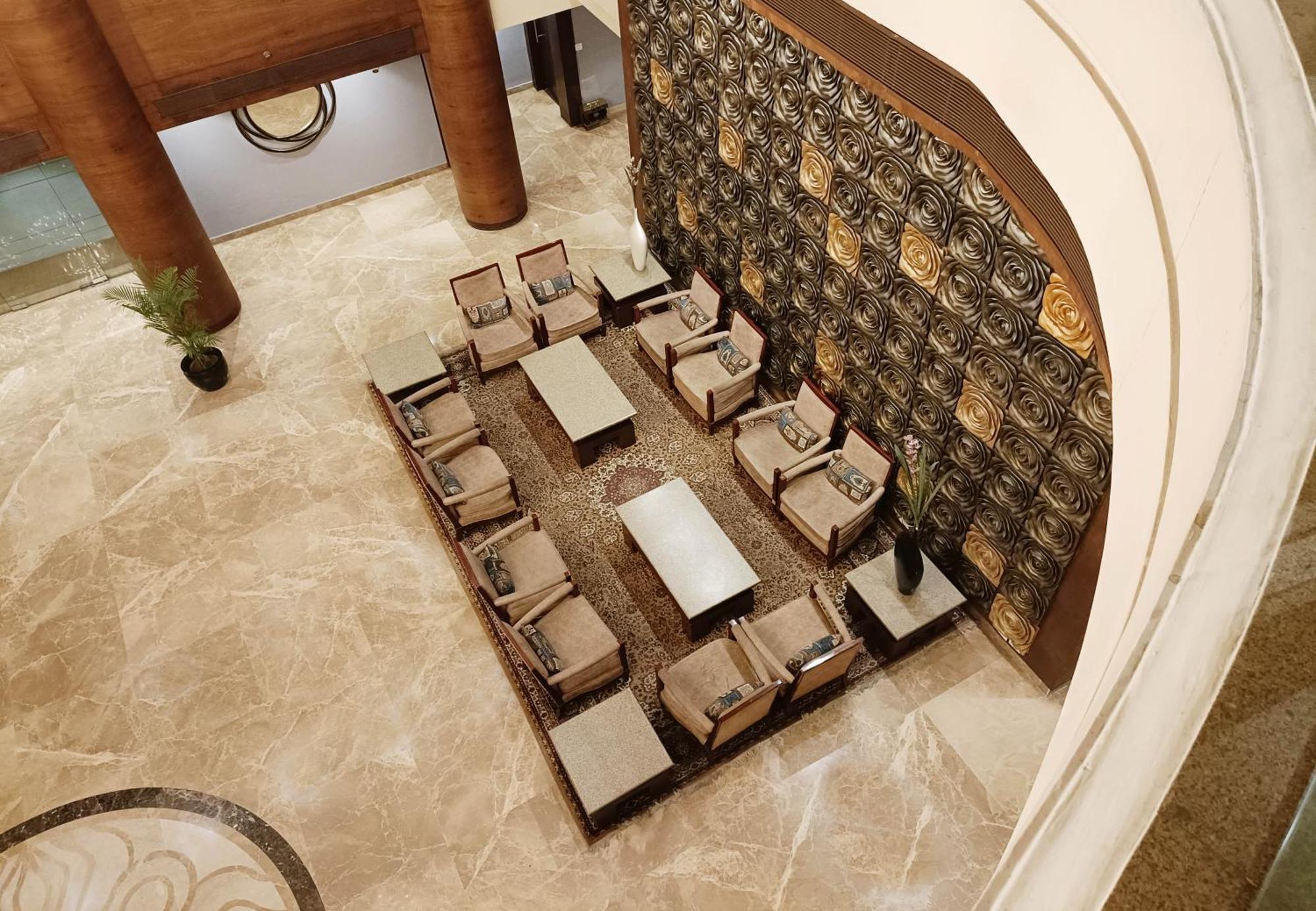 Vesta International Hotel 4*