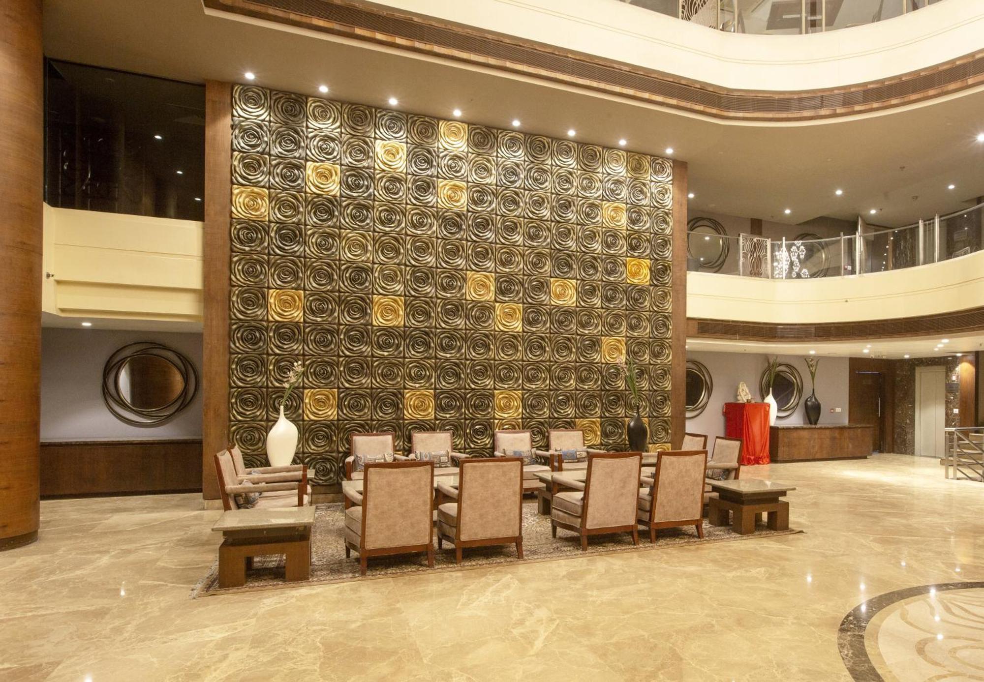 Vesta International Hotel 4*