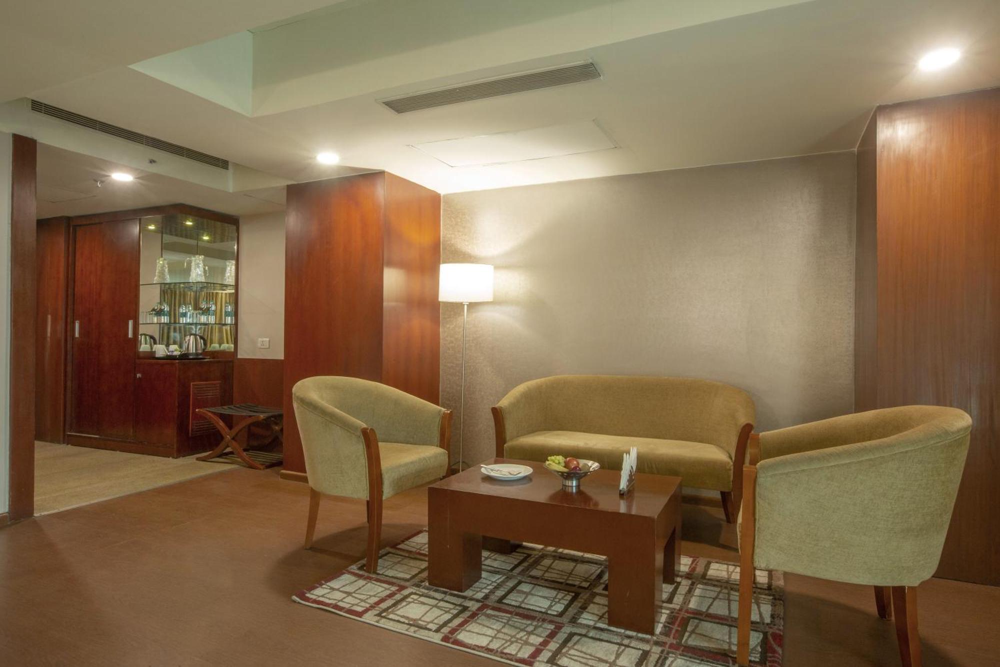 Vesta International 4*