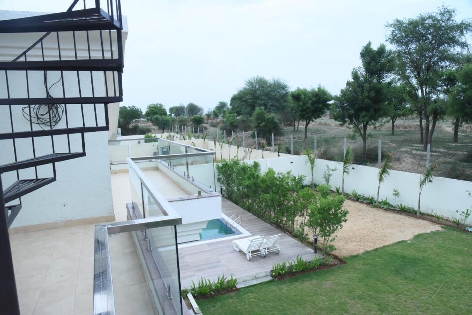 Raj Farms Luxury And Private Pool Near Kukus Jaipur