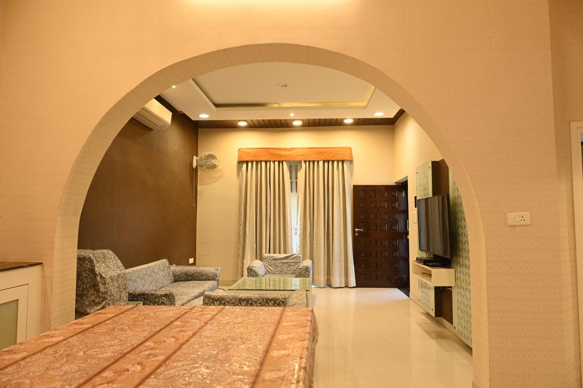 The Luxury Shree Villa *