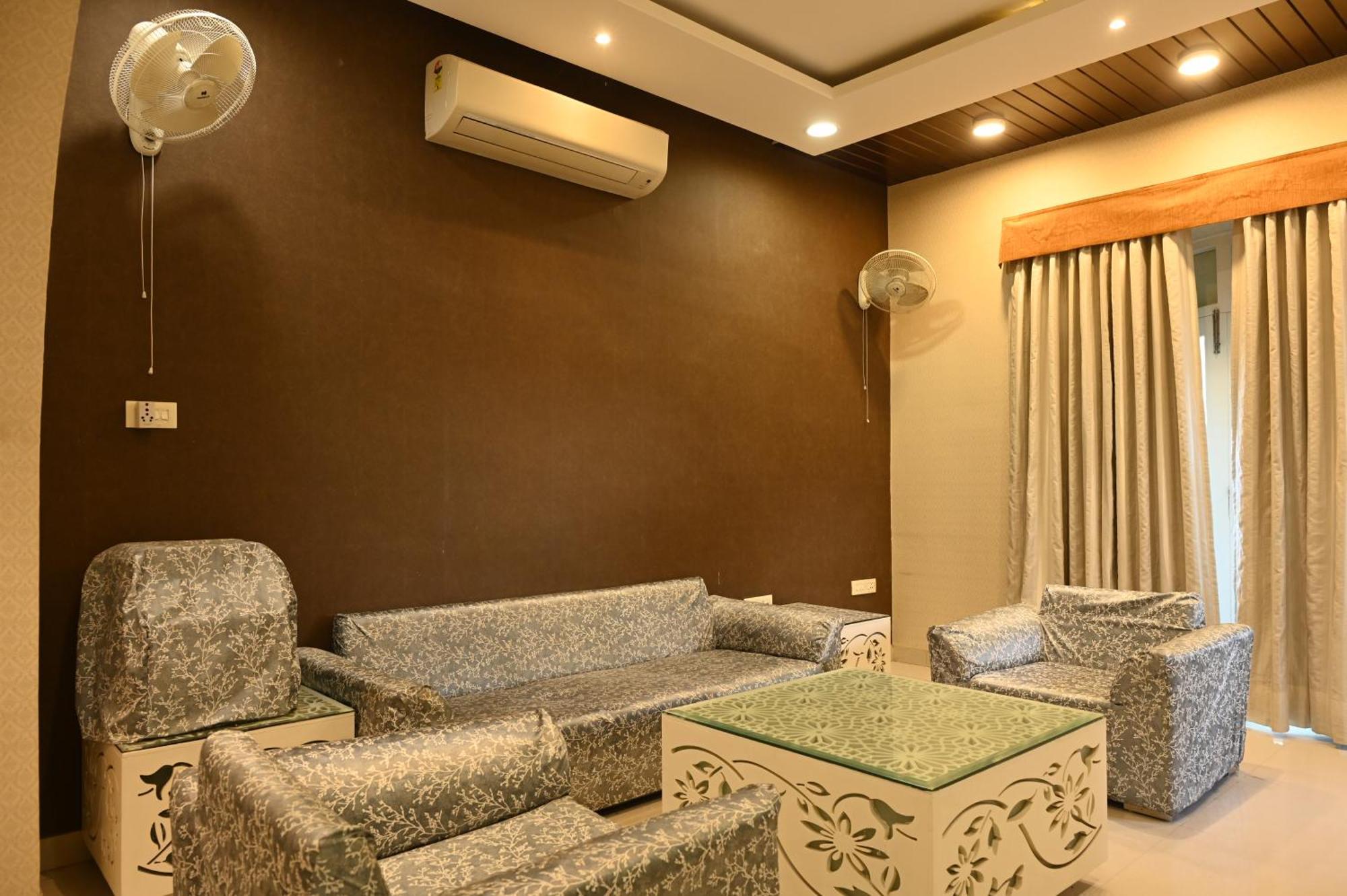The Luxury Shree *