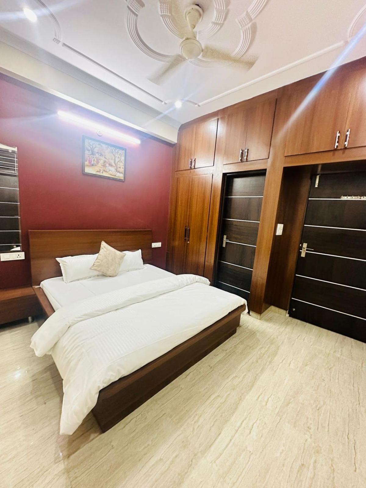 Naveen's Apartment