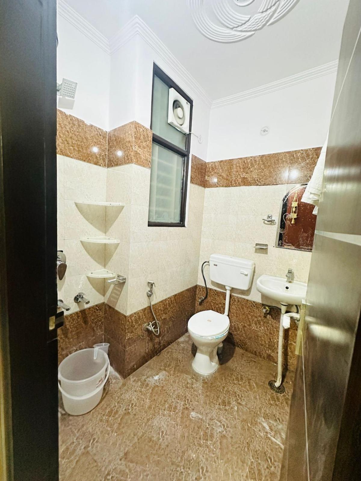 Apartment Naveen's