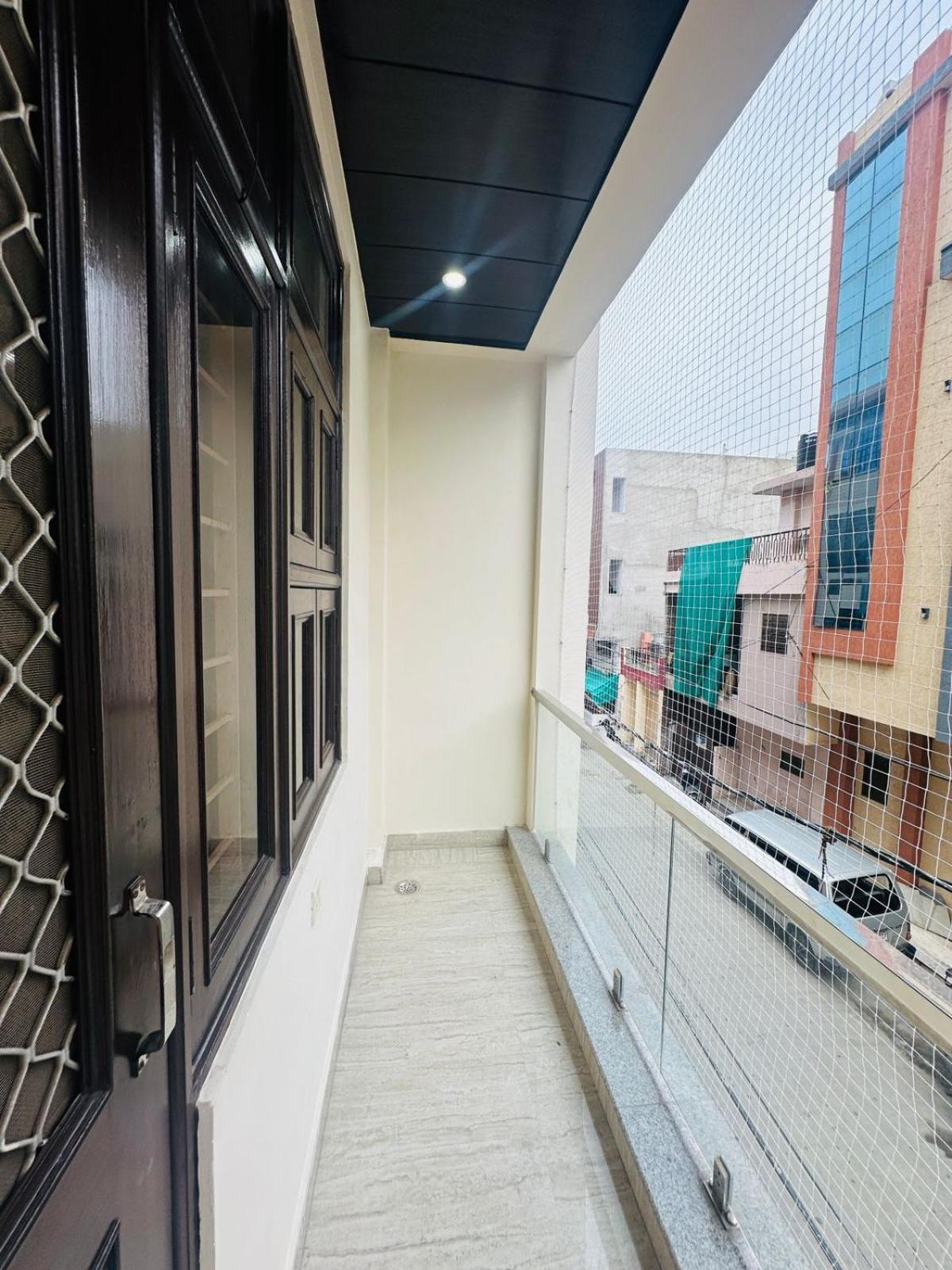 Apartment Naveen's *