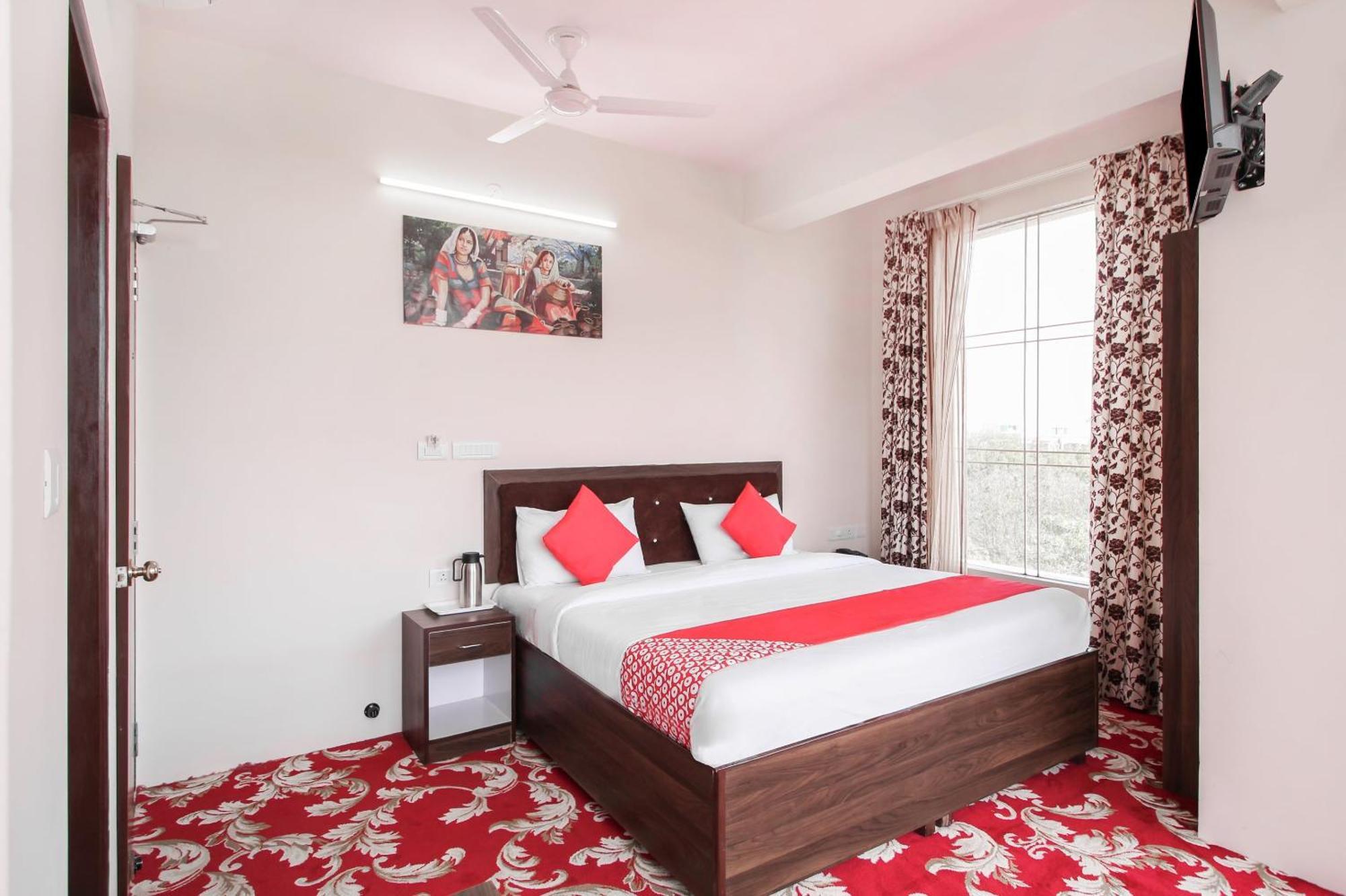 O Lotus Prime Hotel