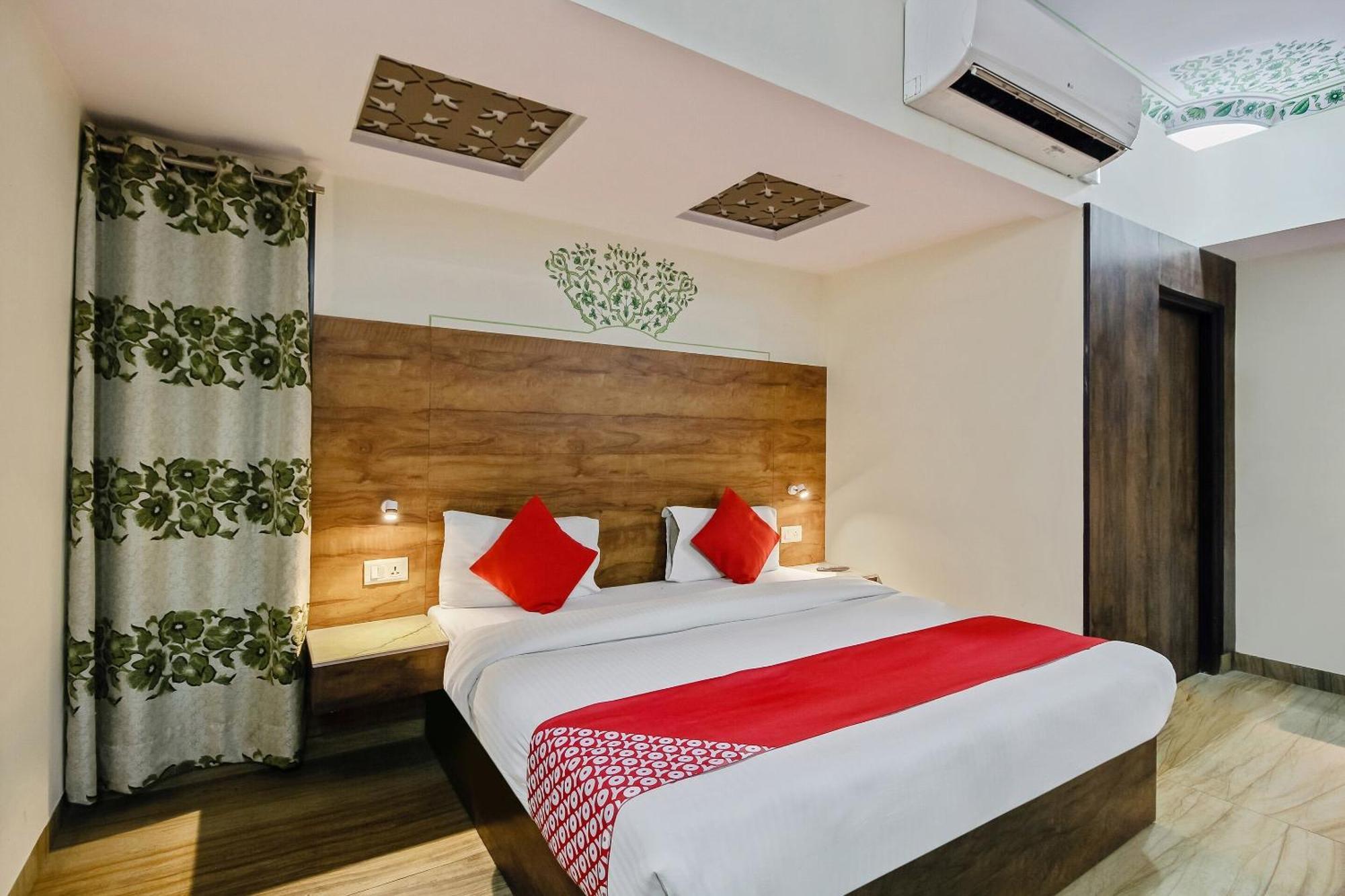 Collection O Tulip Palace Hotel 4*