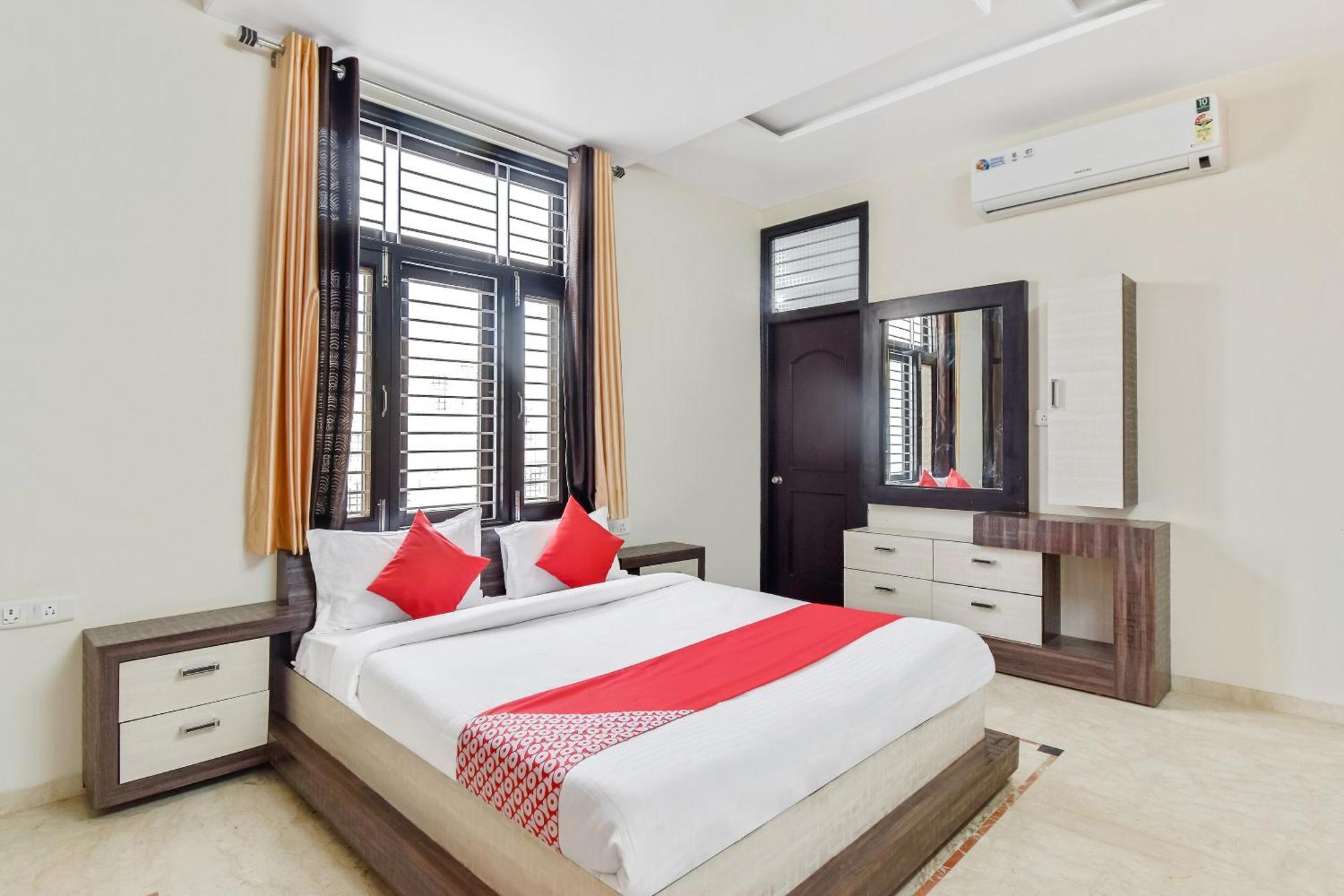 O Ekansh Palace 3*