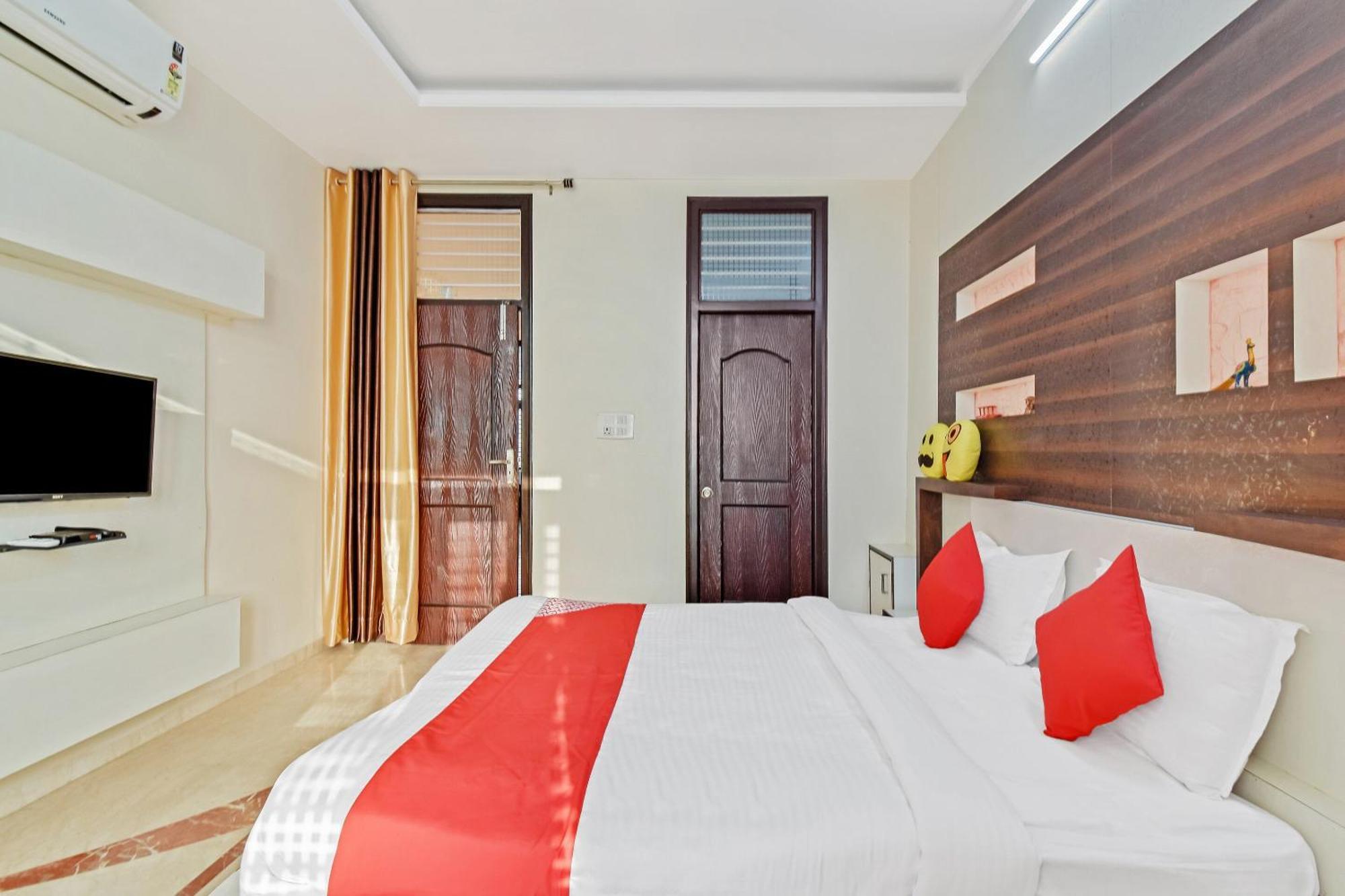 Hotel O Ekansh Palace 3*