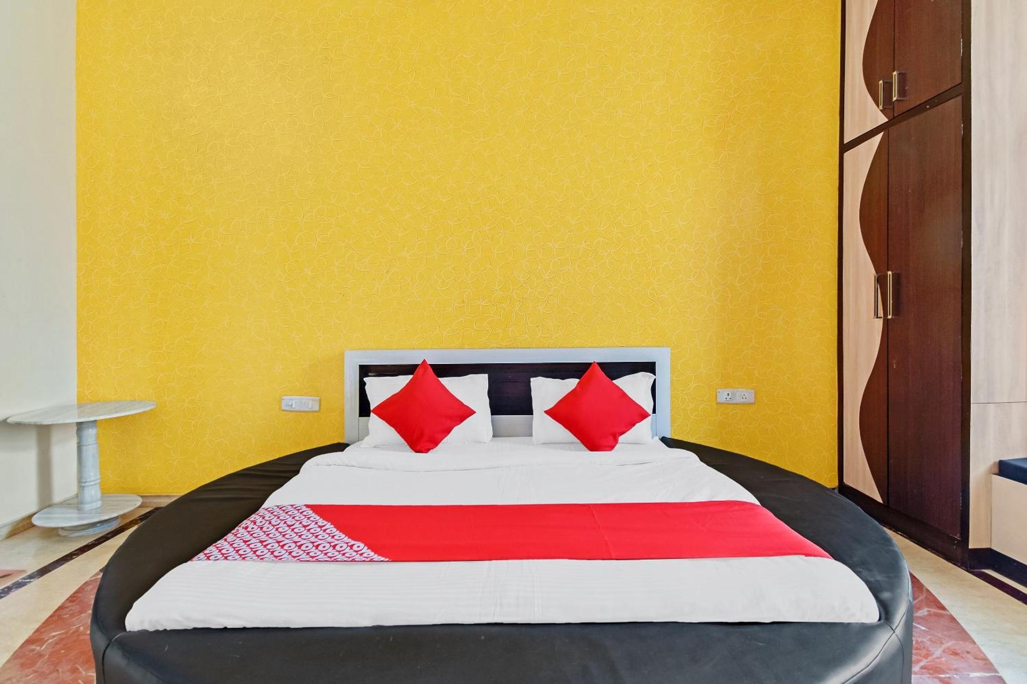 O Ekansh Palace 3*
