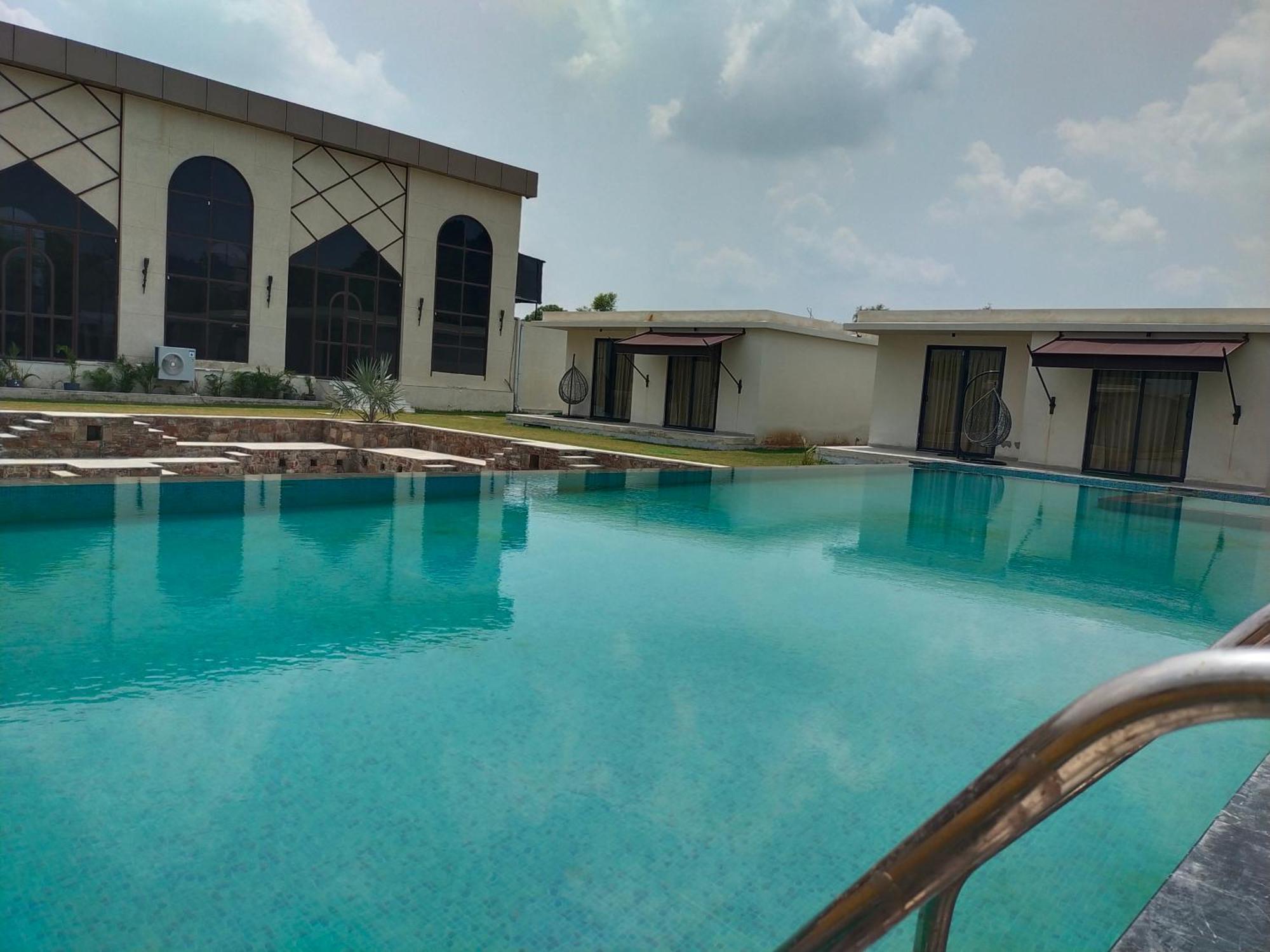 Amore Farms Kukas * Jaipur