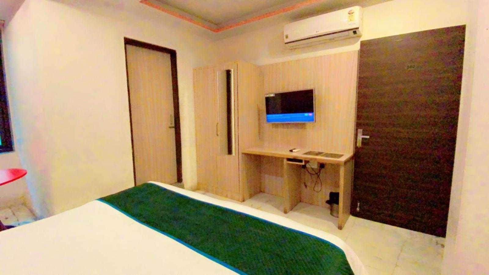 Hotel Airport View 3*