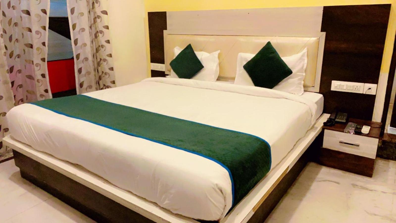 Airport View Hotel 3*
