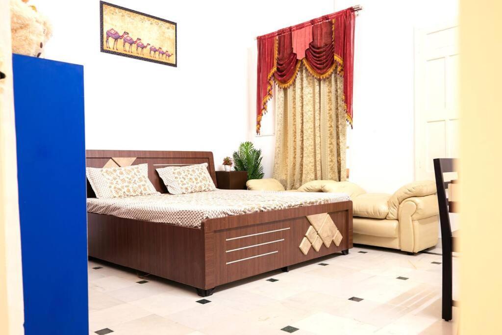 Apartment The Lotus Comfort Beds On M I Road