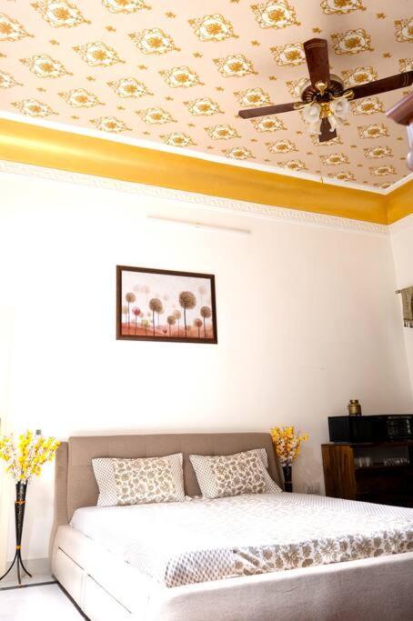 The Lotus Comfort Beds On M I Road * Jaipur