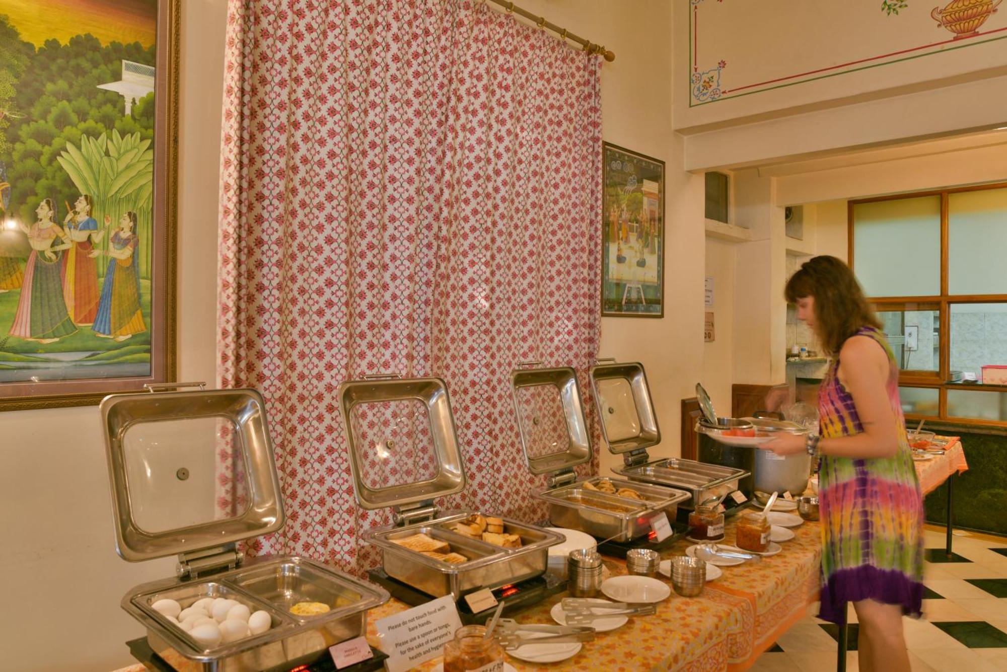 Arya Niwas Hotel Jaipur