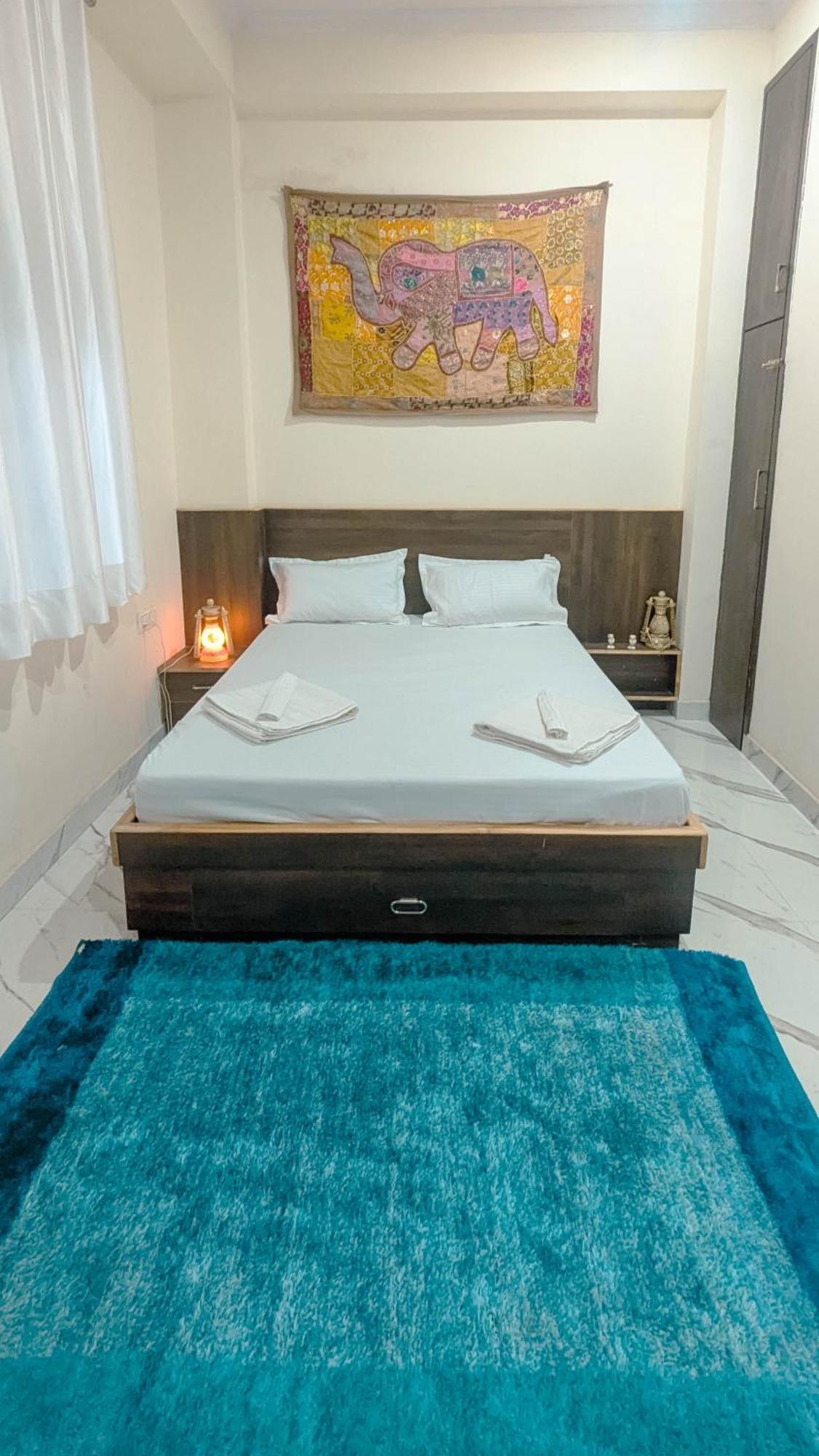 The Pink Nest - Backpackers Abode Guest house