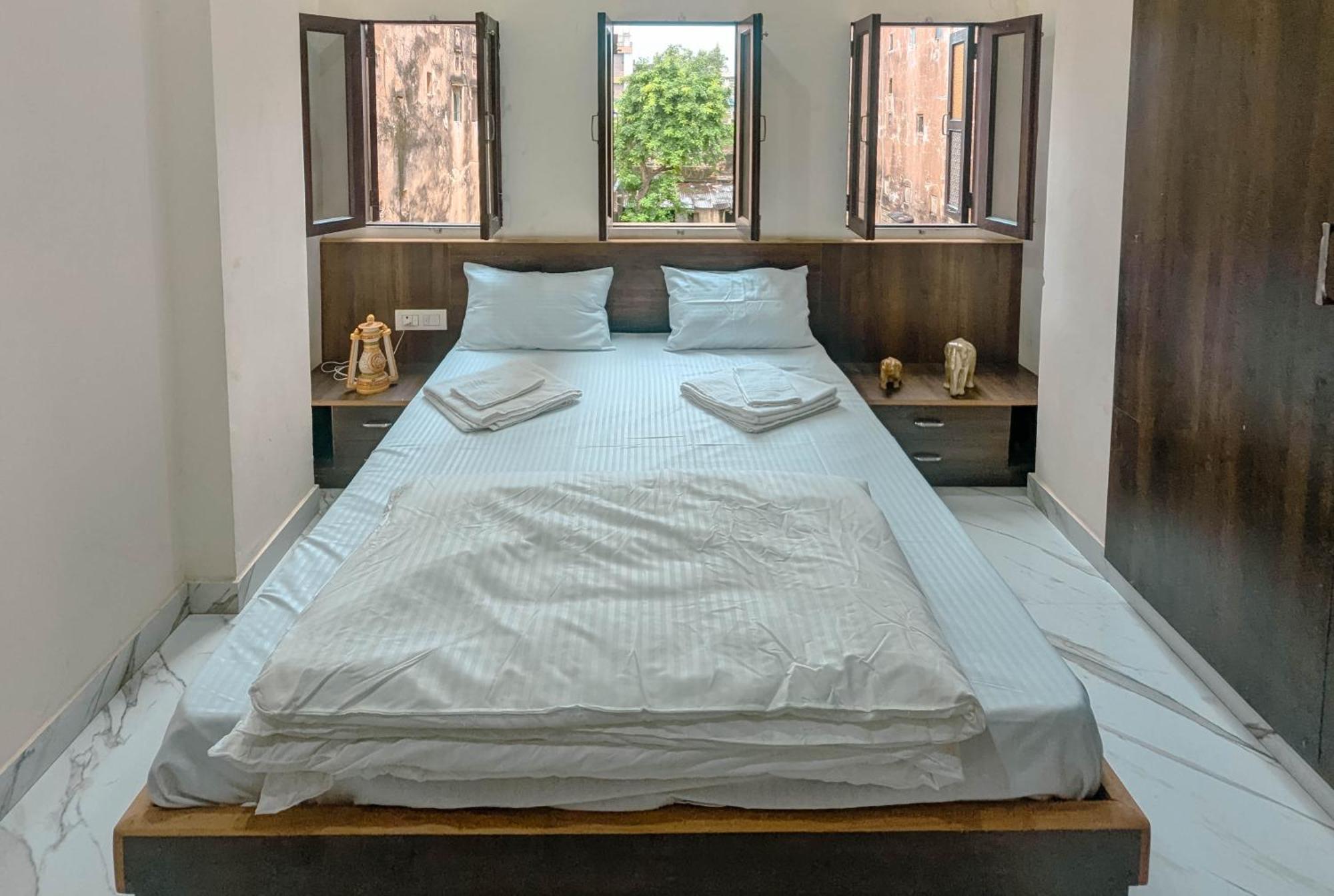 The Pink Nest - Backpackers Abode Guest house
