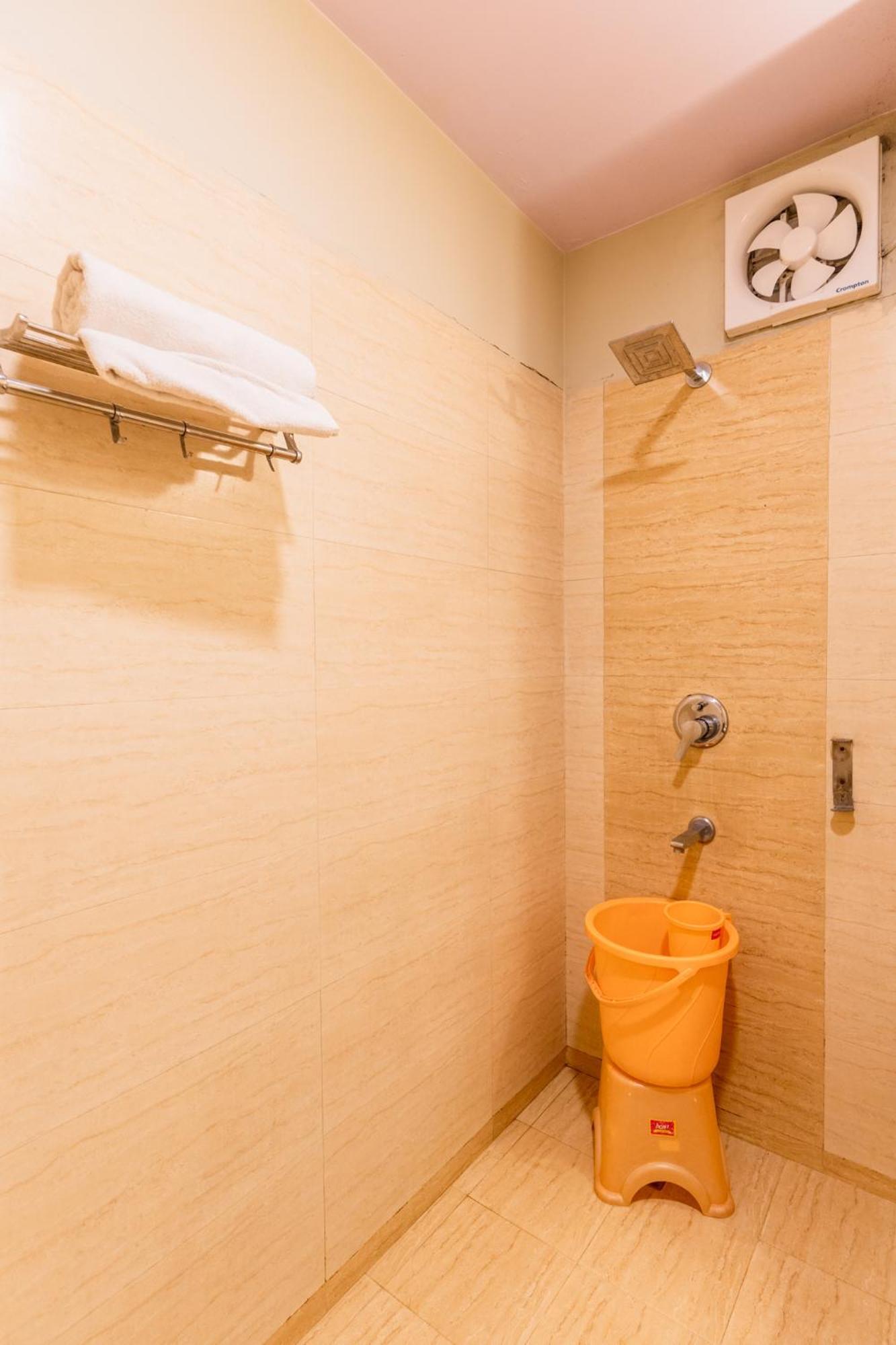 Hotel Aroma Residency 3*