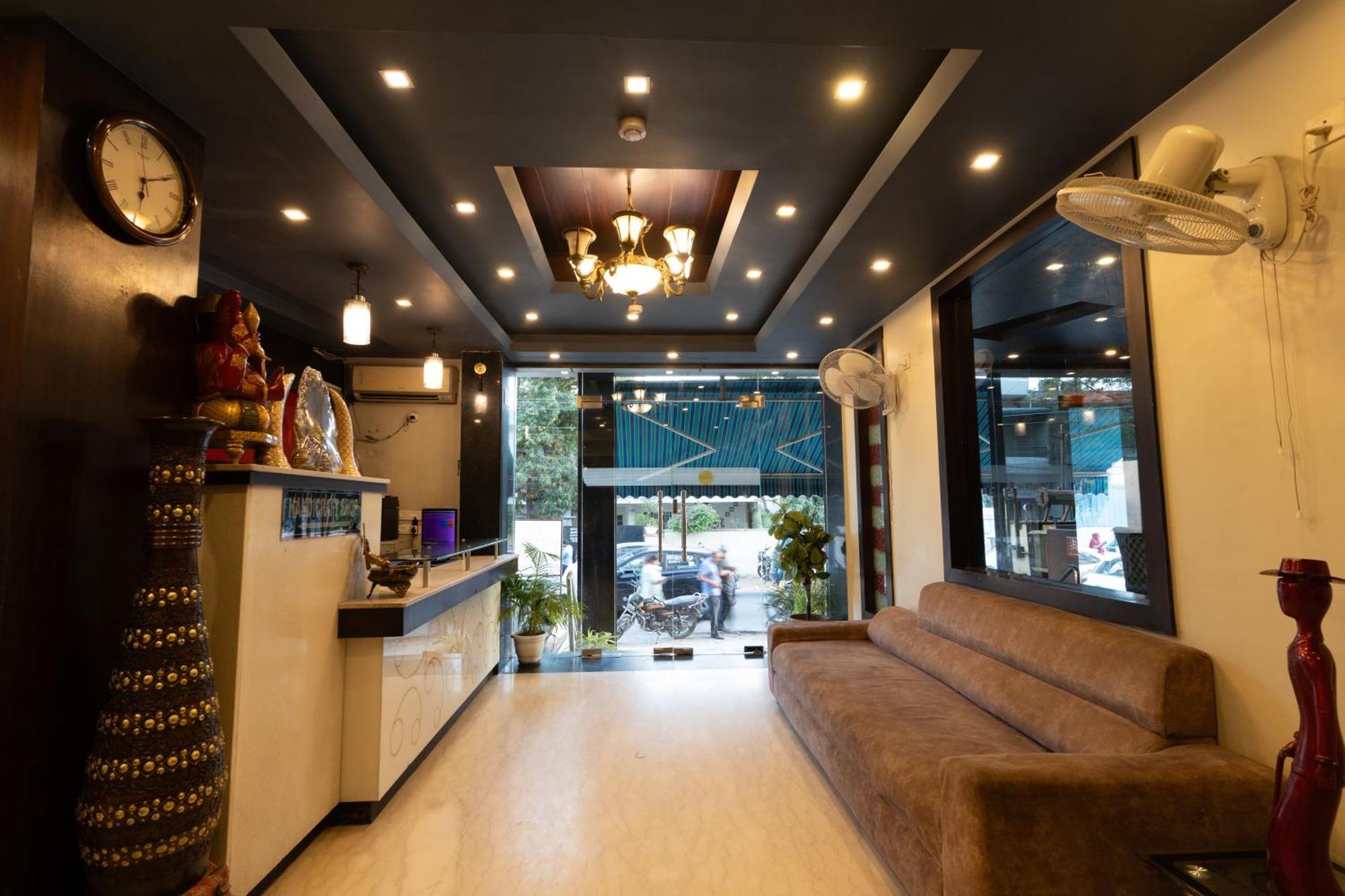 Aroma Residency 3*