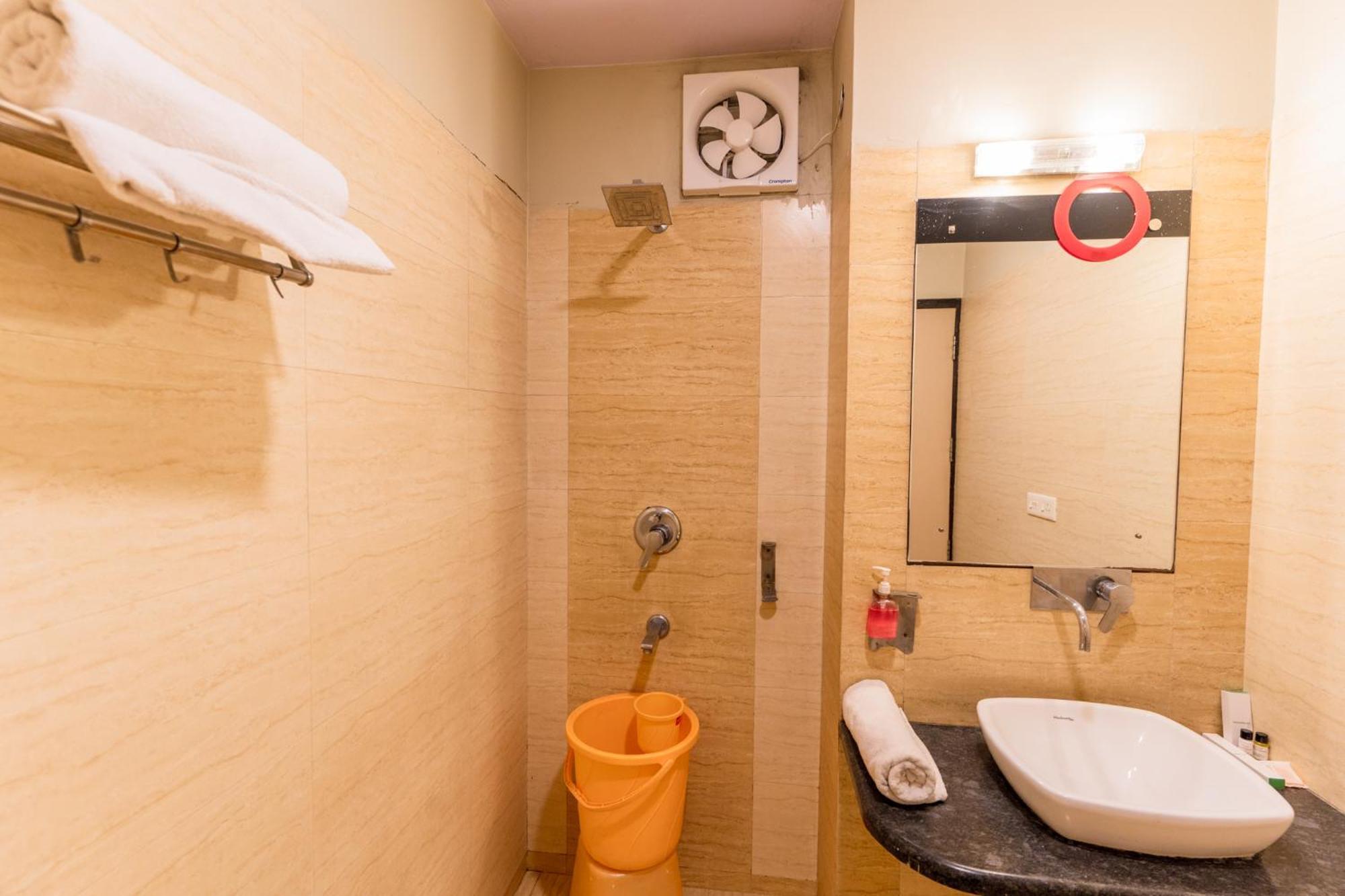 Hotel Aroma Residency 3*