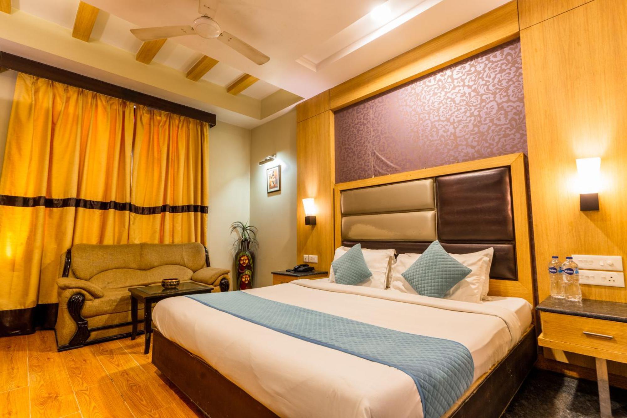 Aroma Residency Hotel 3*