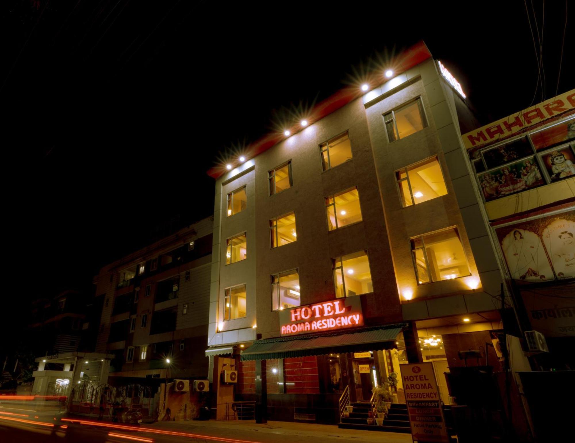 Hotel Aroma Residency 3*