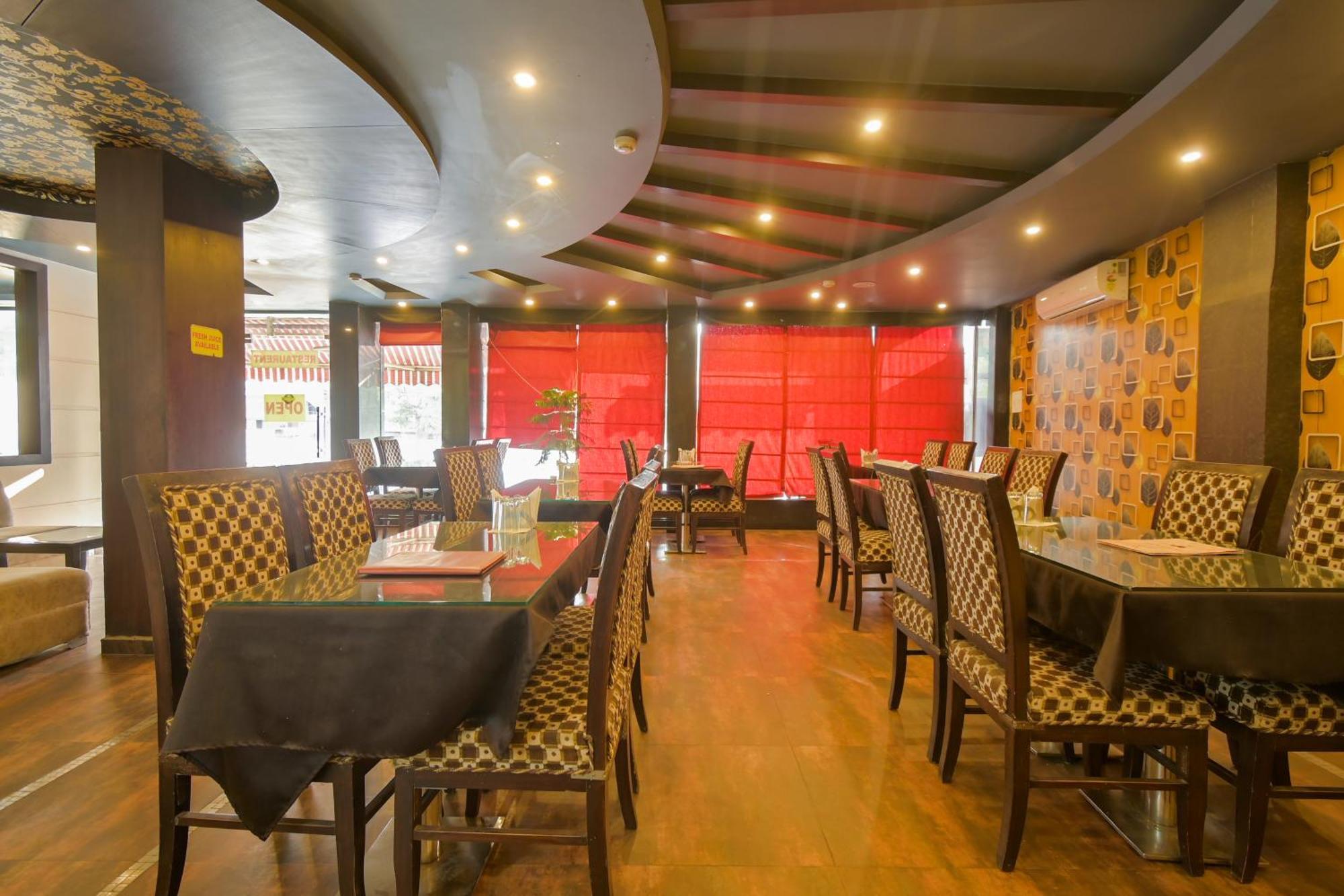 Aroma Residency Hotel 3*