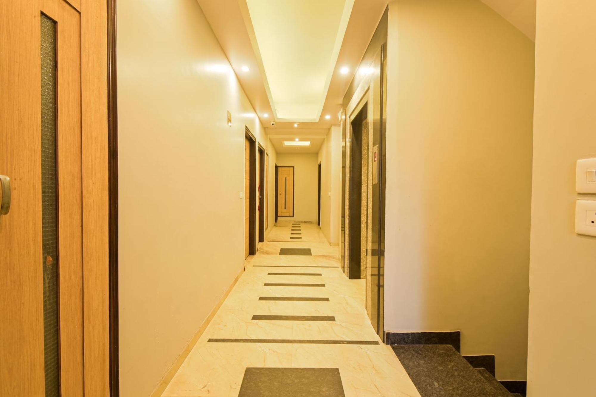Hotel Aroma Residency