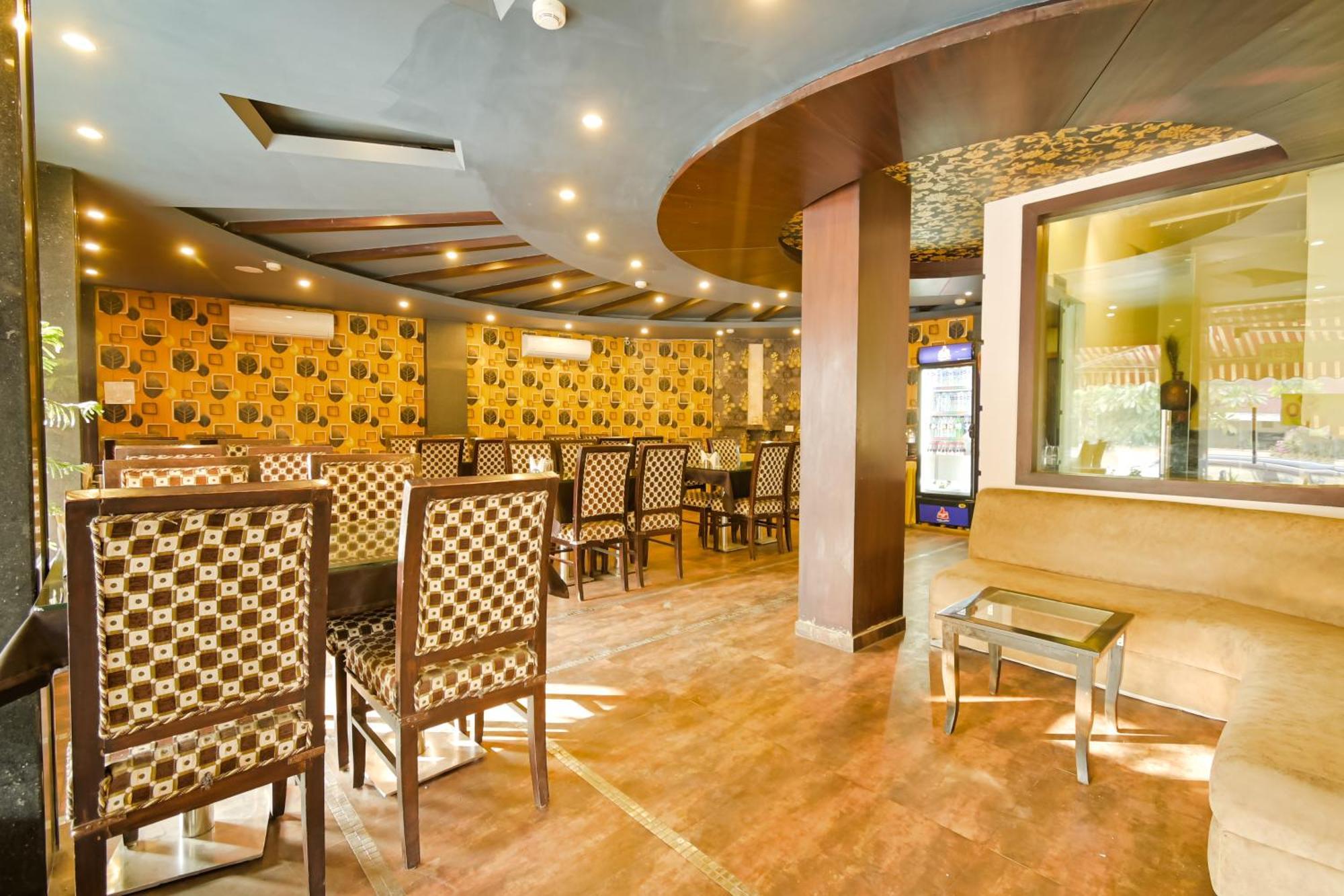 Aroma Residency Hotel 3*
