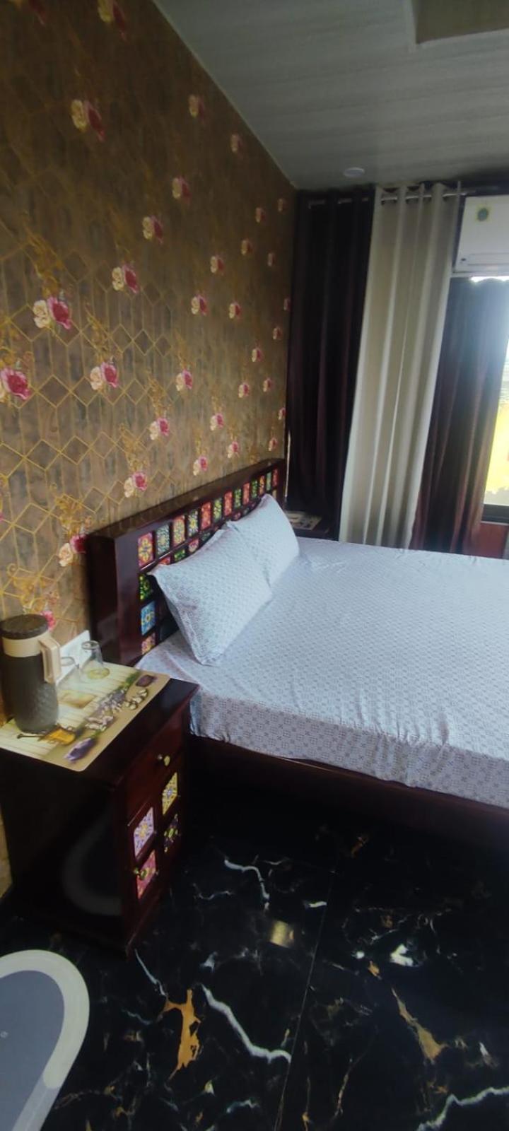 Hotel Sukh Sagar 3*