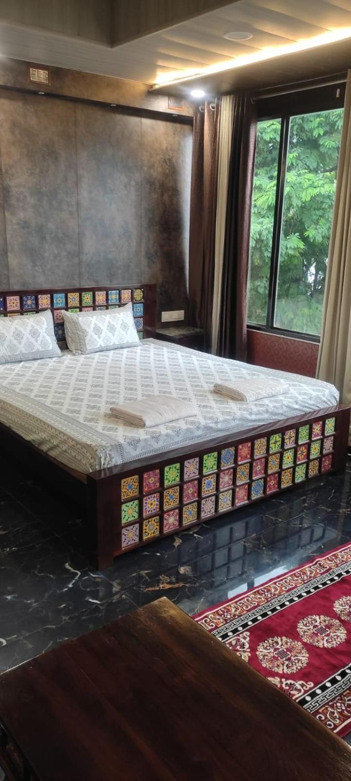 Sukh Sagar Hotel 3*