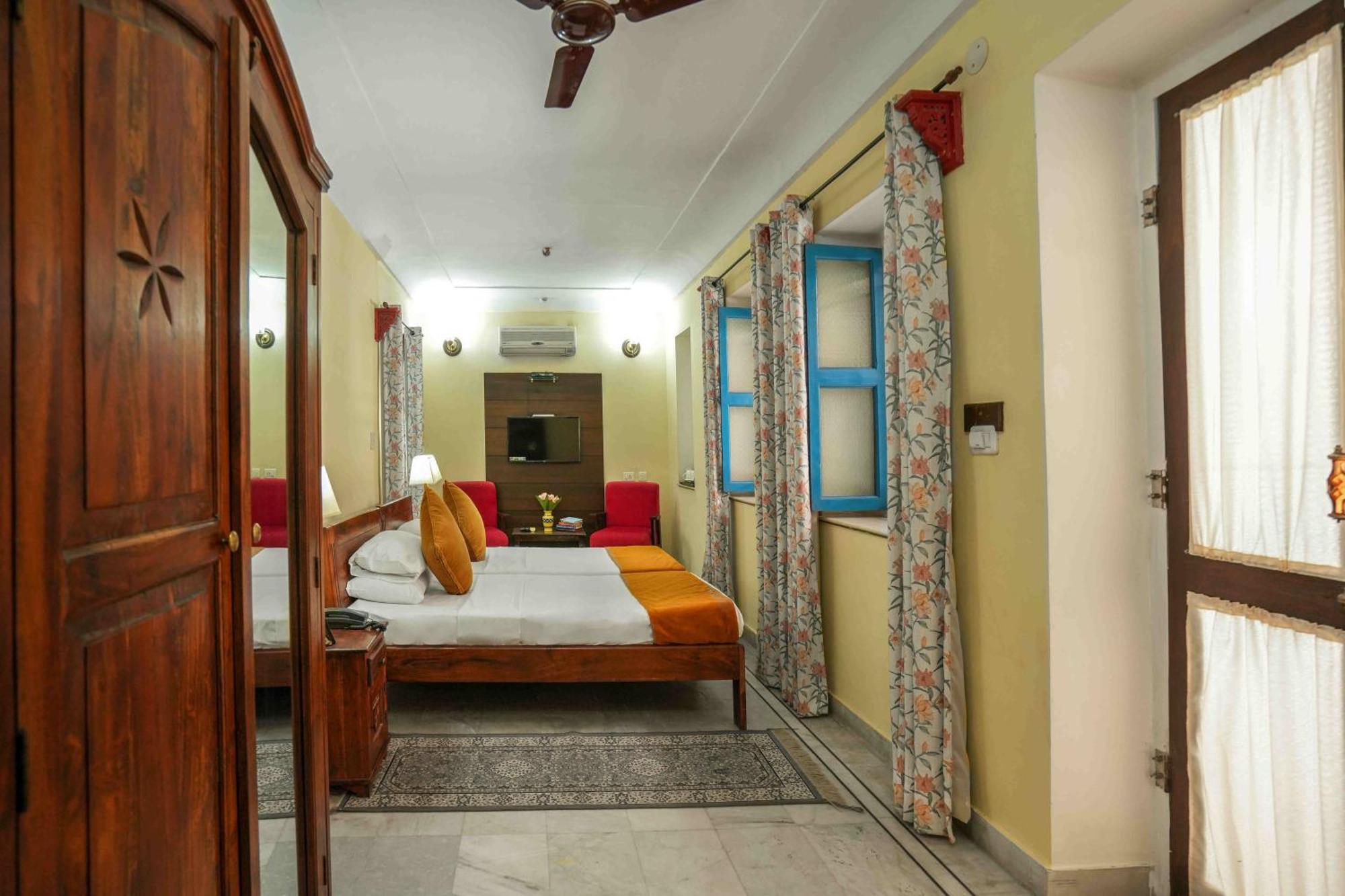 Diggi Palace - A Center Hidden Heritage Gem Hotel 4*