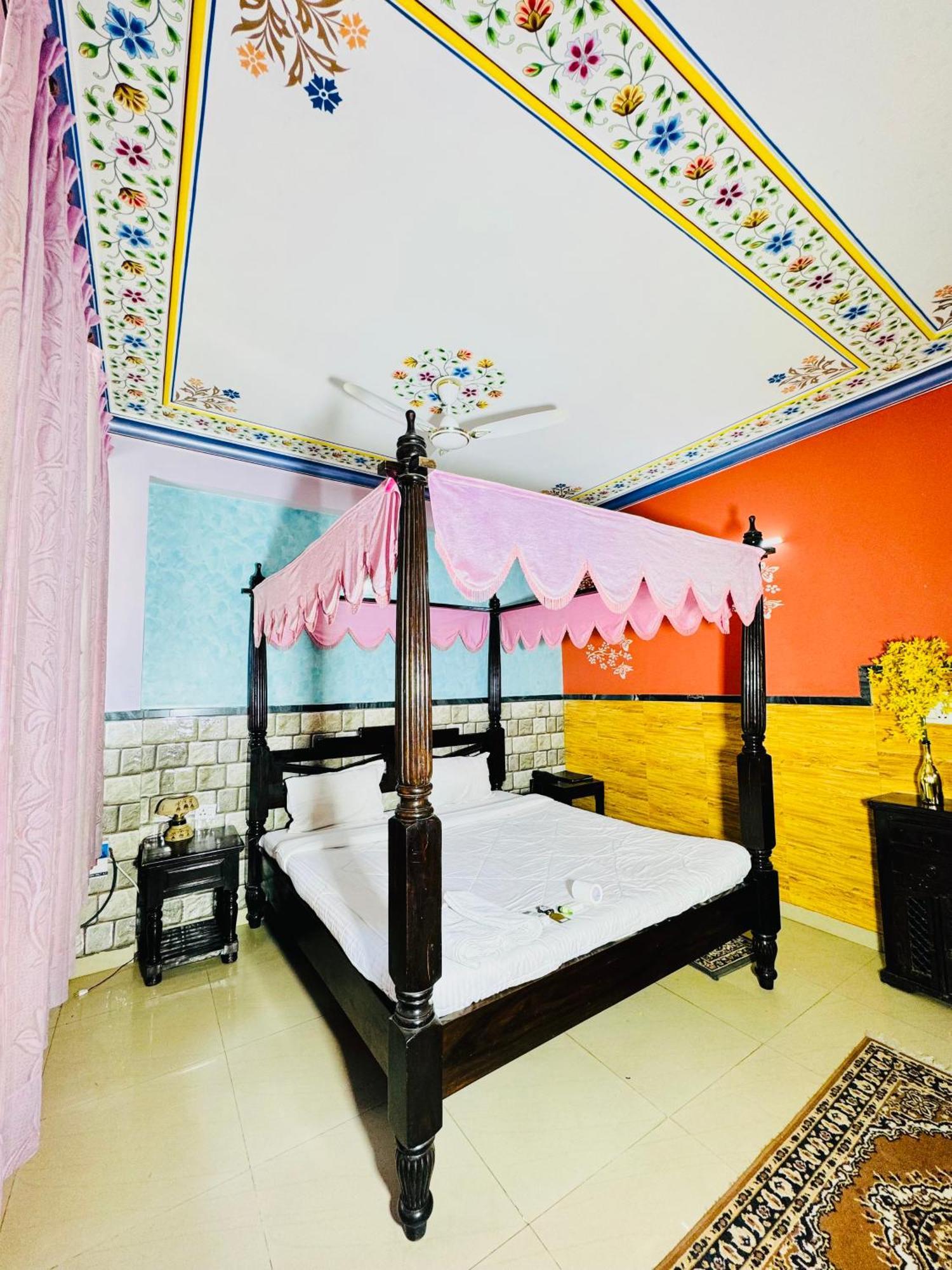 Moon Light Palace Hotel 3*