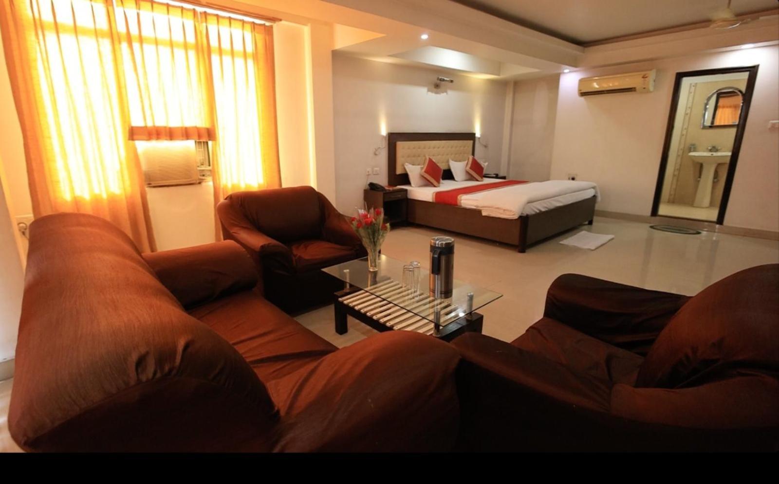 Kanji Plaza Hotel 2*