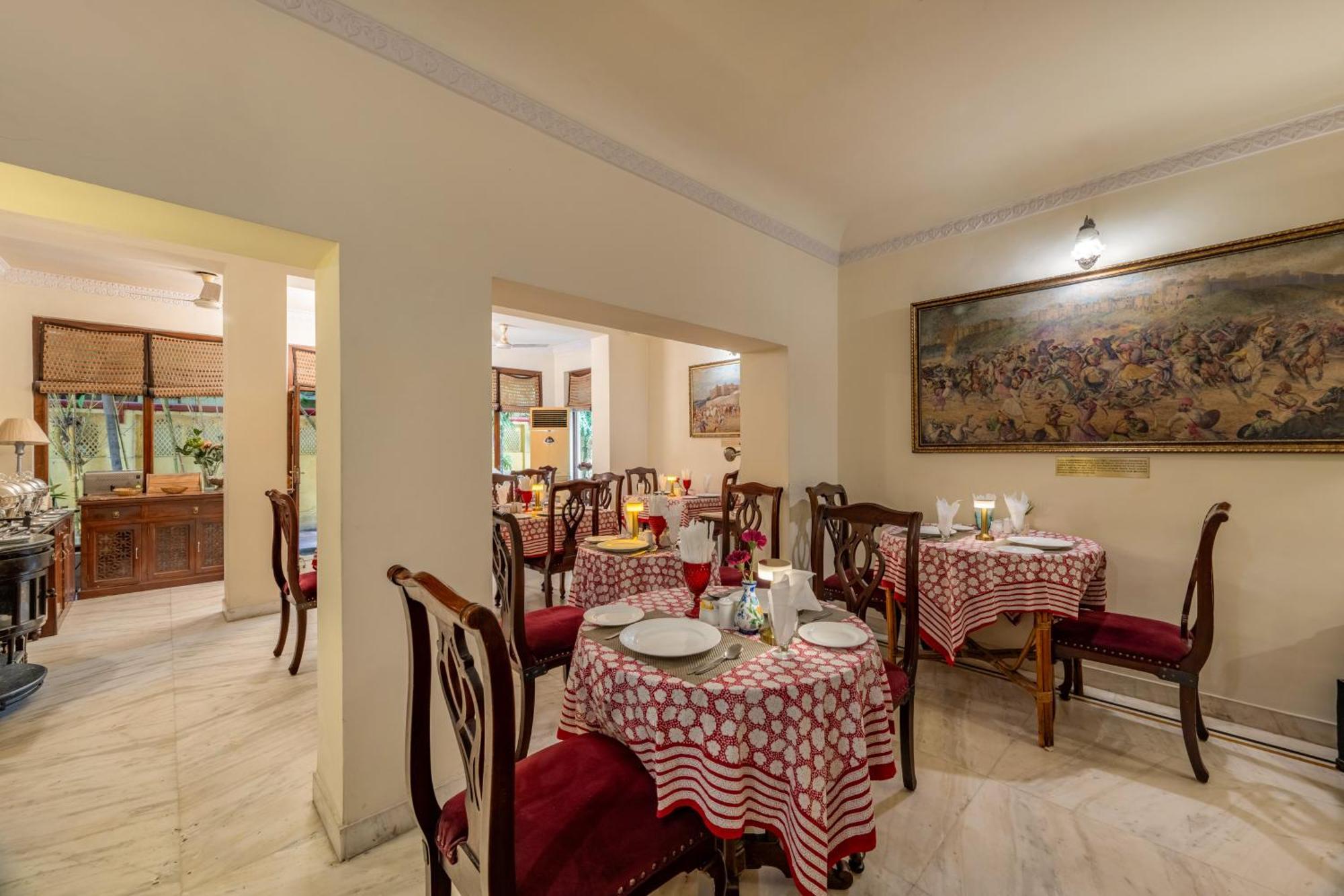 Hotel Dera Rawatsar - Heritage 4*