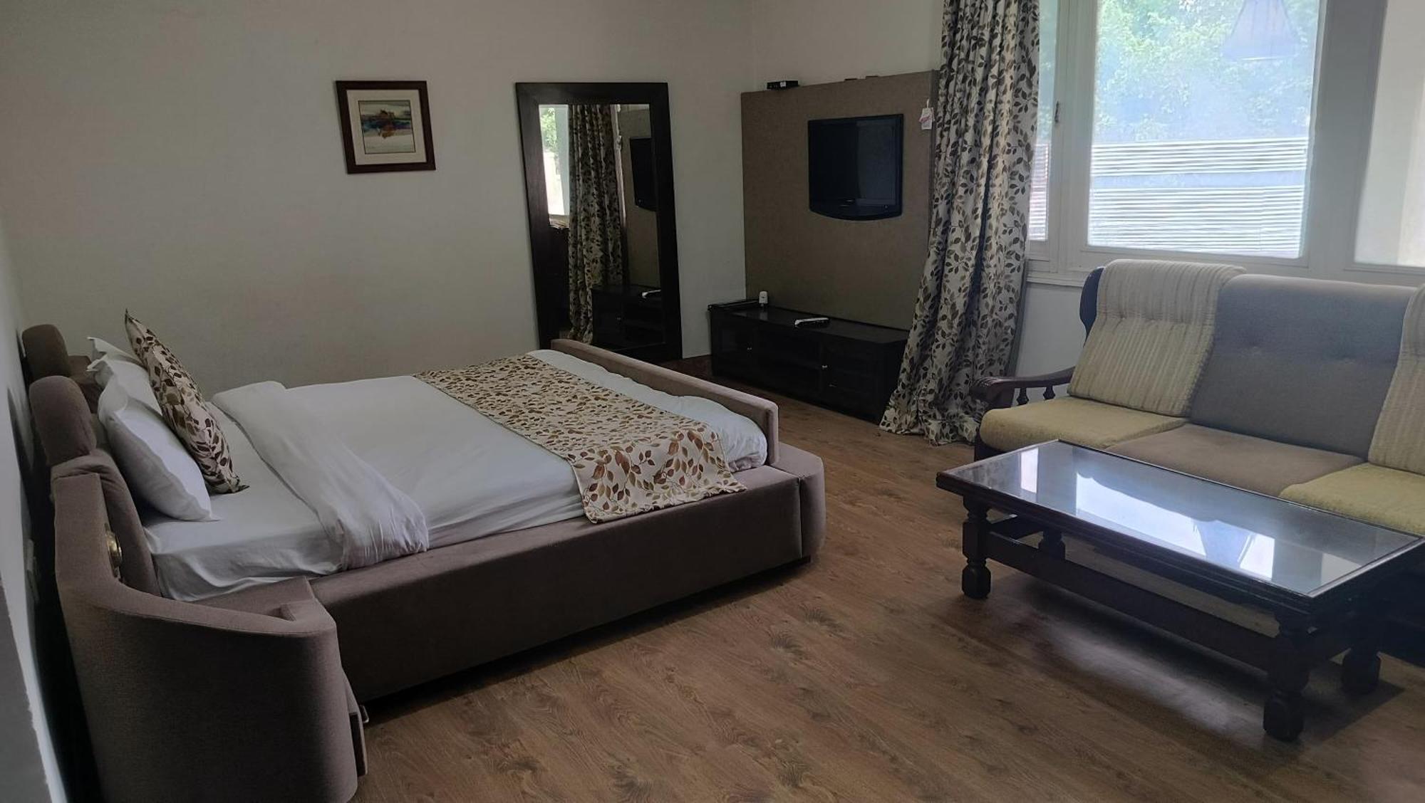 66 Residencey Hotel
