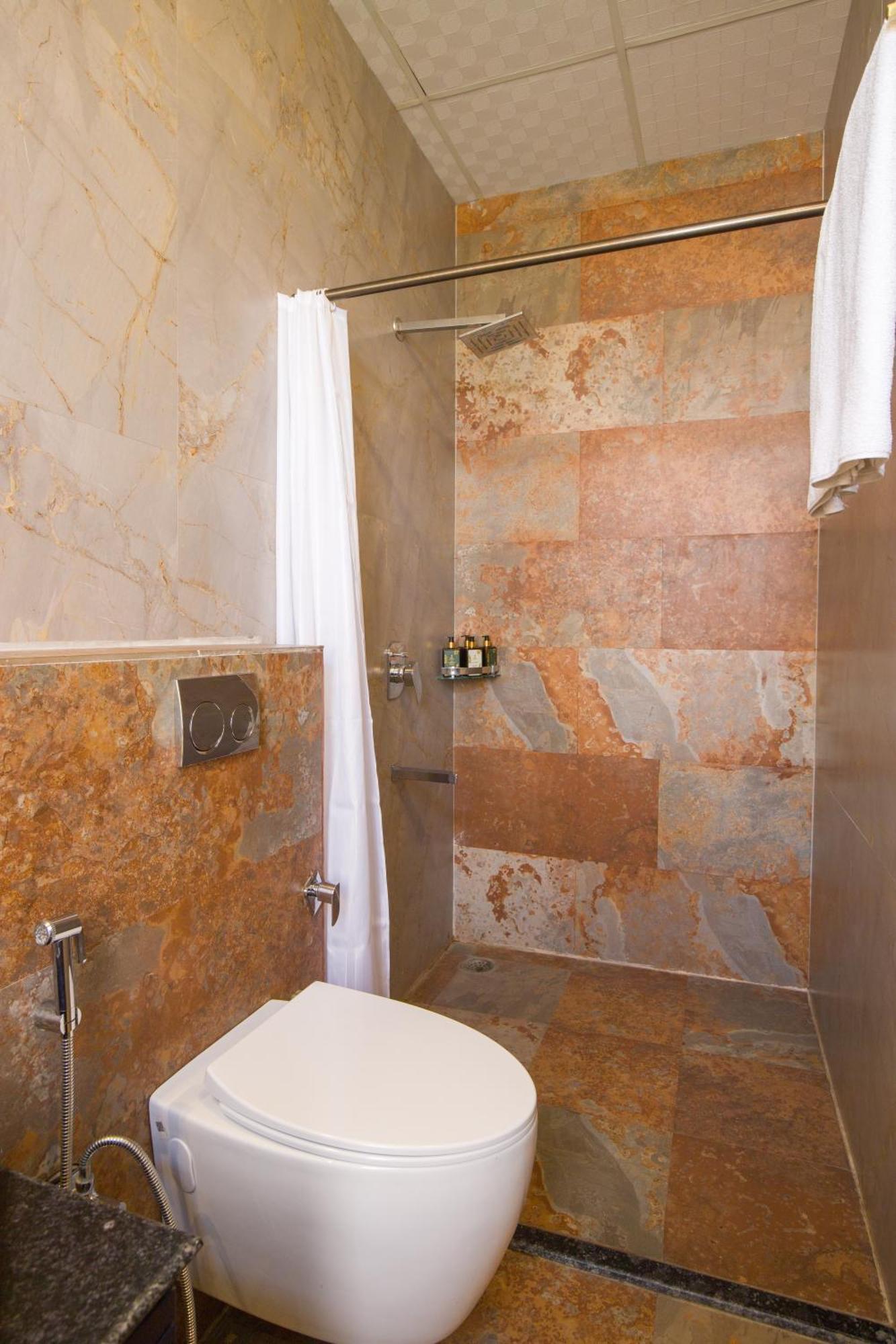 Elivaas 3 Bhk With Pvt Pool & Lush Garden - Oakwood Villa Jaipur