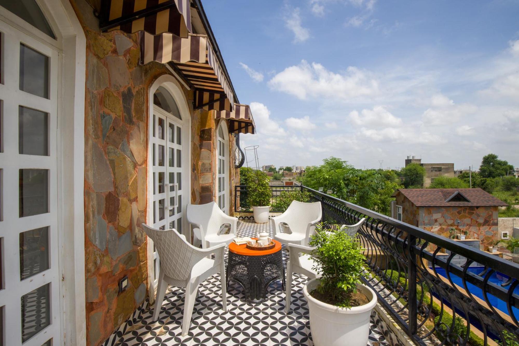 Elivaas 3 Bhk With Pvt Pool & Lush Garden - Oakwood Villa