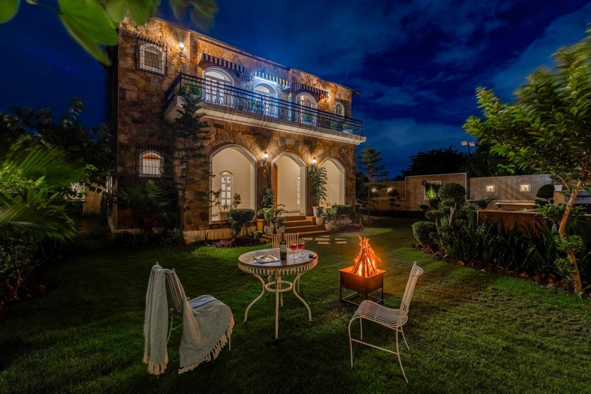 Elivaas 3 Bhk With Pvt Pool & Lush Garden - Oakwood Villa