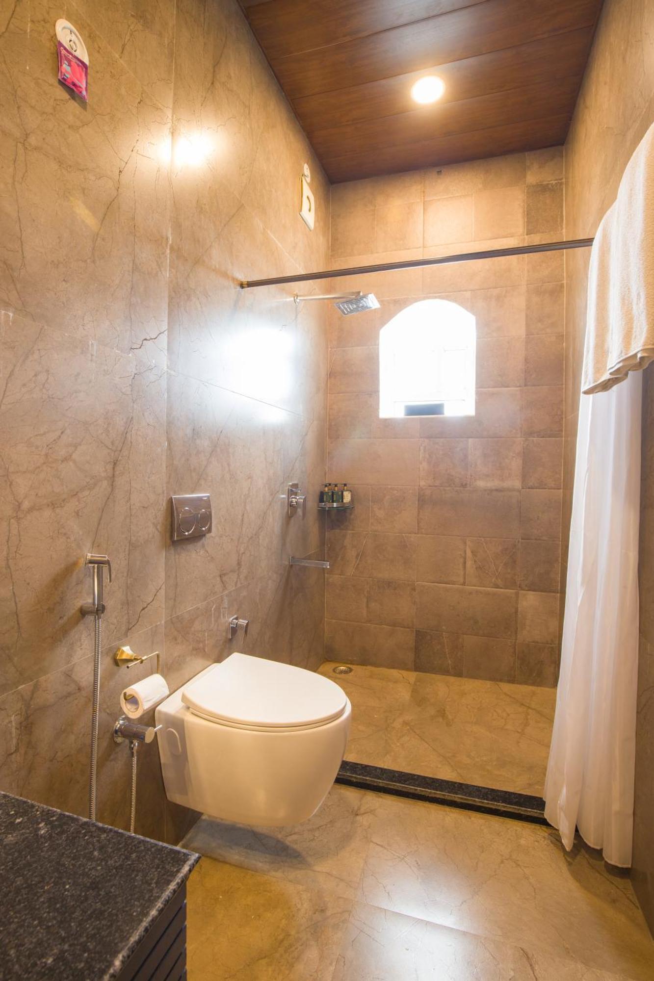 Elivaas 3 Bhk With Pvt Pool & Lush Garden - Oakwood Villa