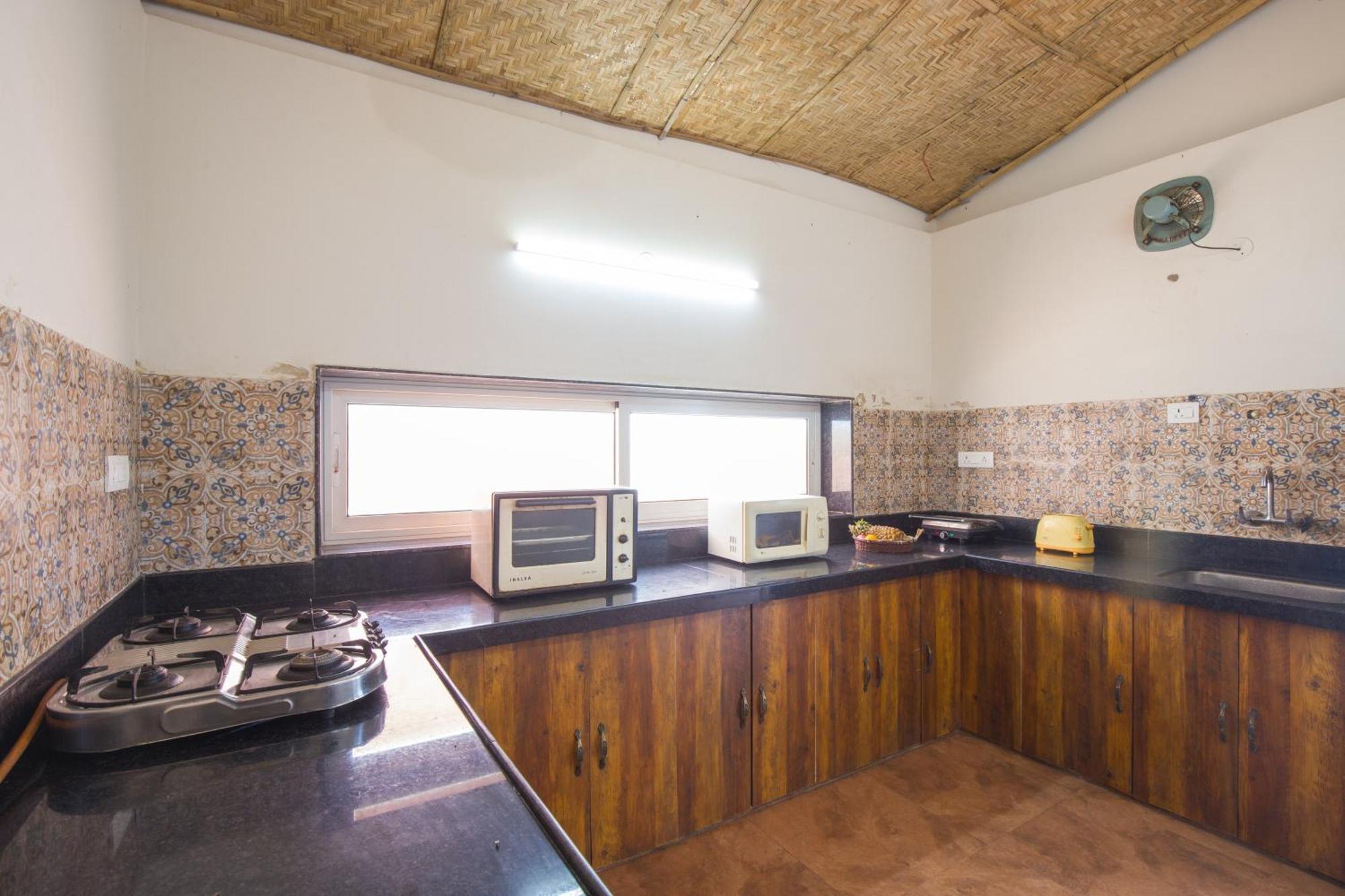 Elivaas 3 Bhk With Pvt Pool & Lush Garden - Oakwood Villa