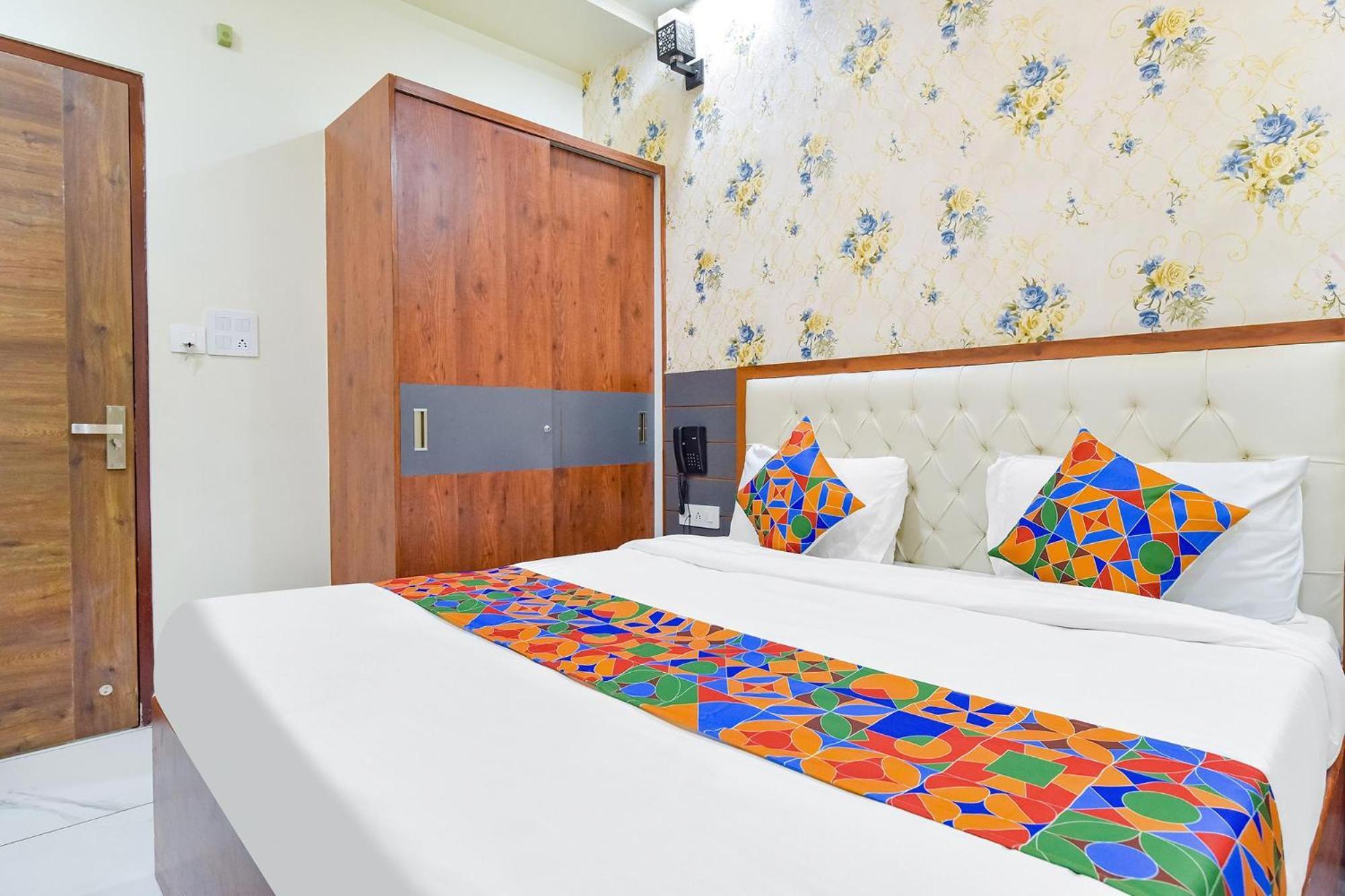 Fabhotel Cm Palace Jaipur