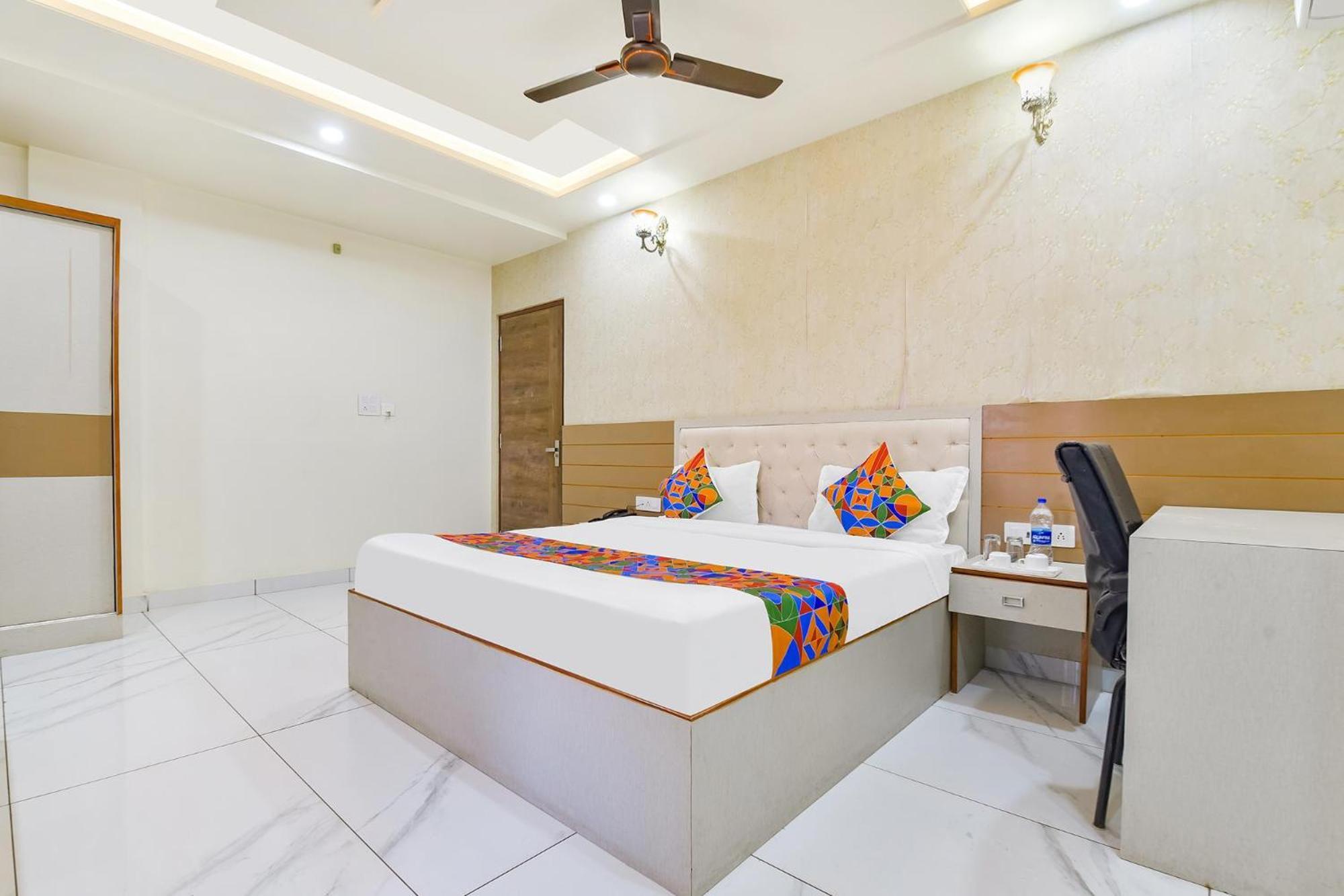 Hotel Fabhotel Cm Palace *