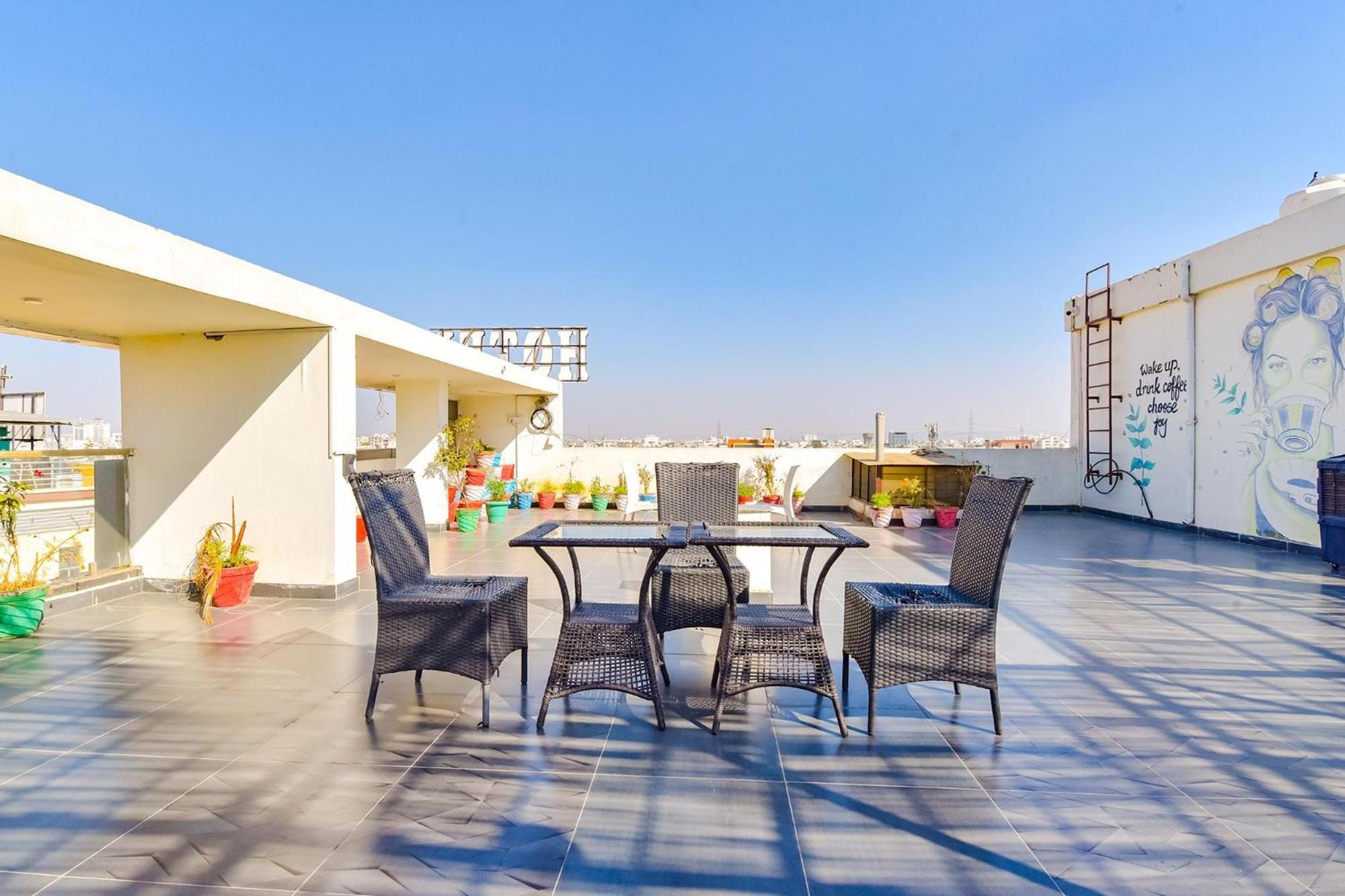 Fabhotel Cm Palace Jaipur