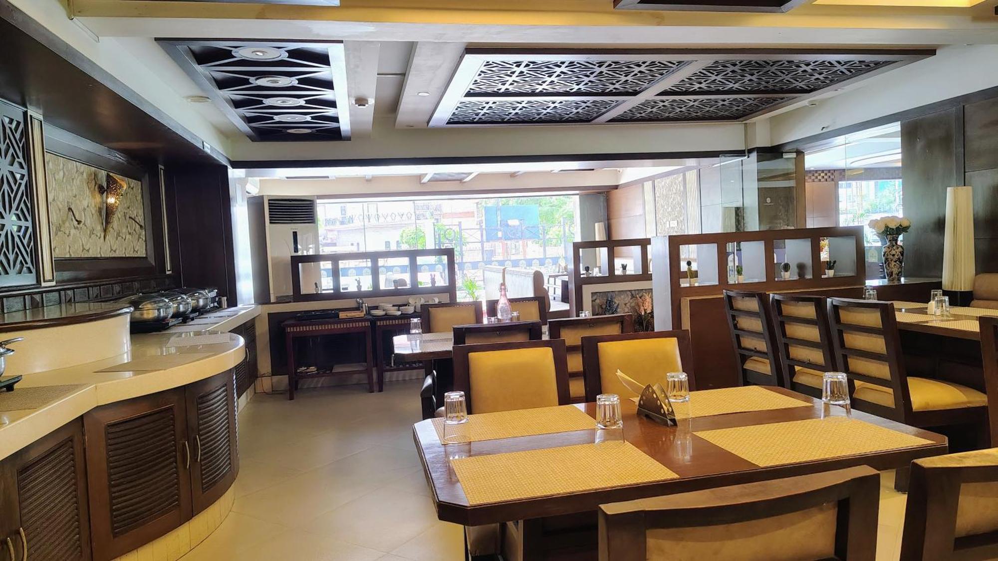 Hotel Crestmont Ashapurna Jaipur, Banipark 3*