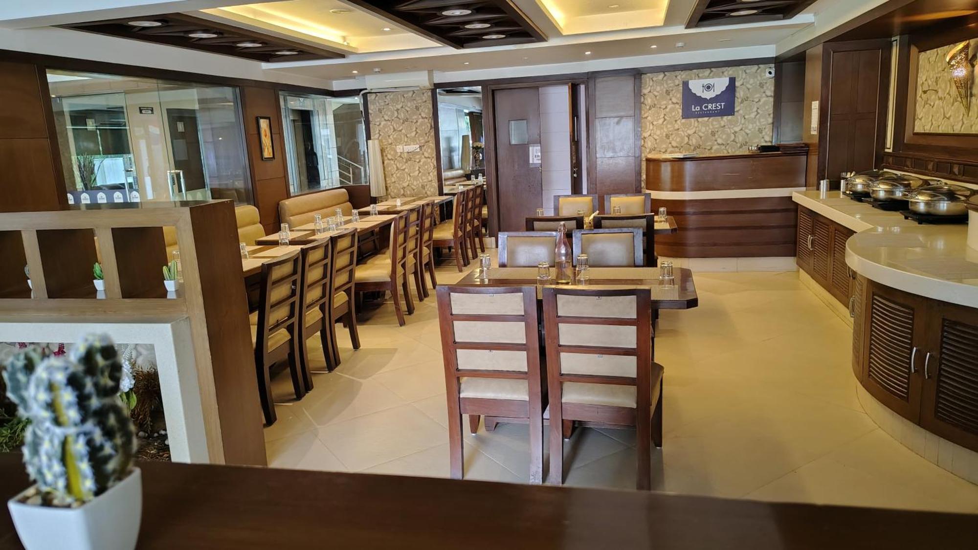 Hotel Crestmont Ashapurna Jaipur, Banipark
