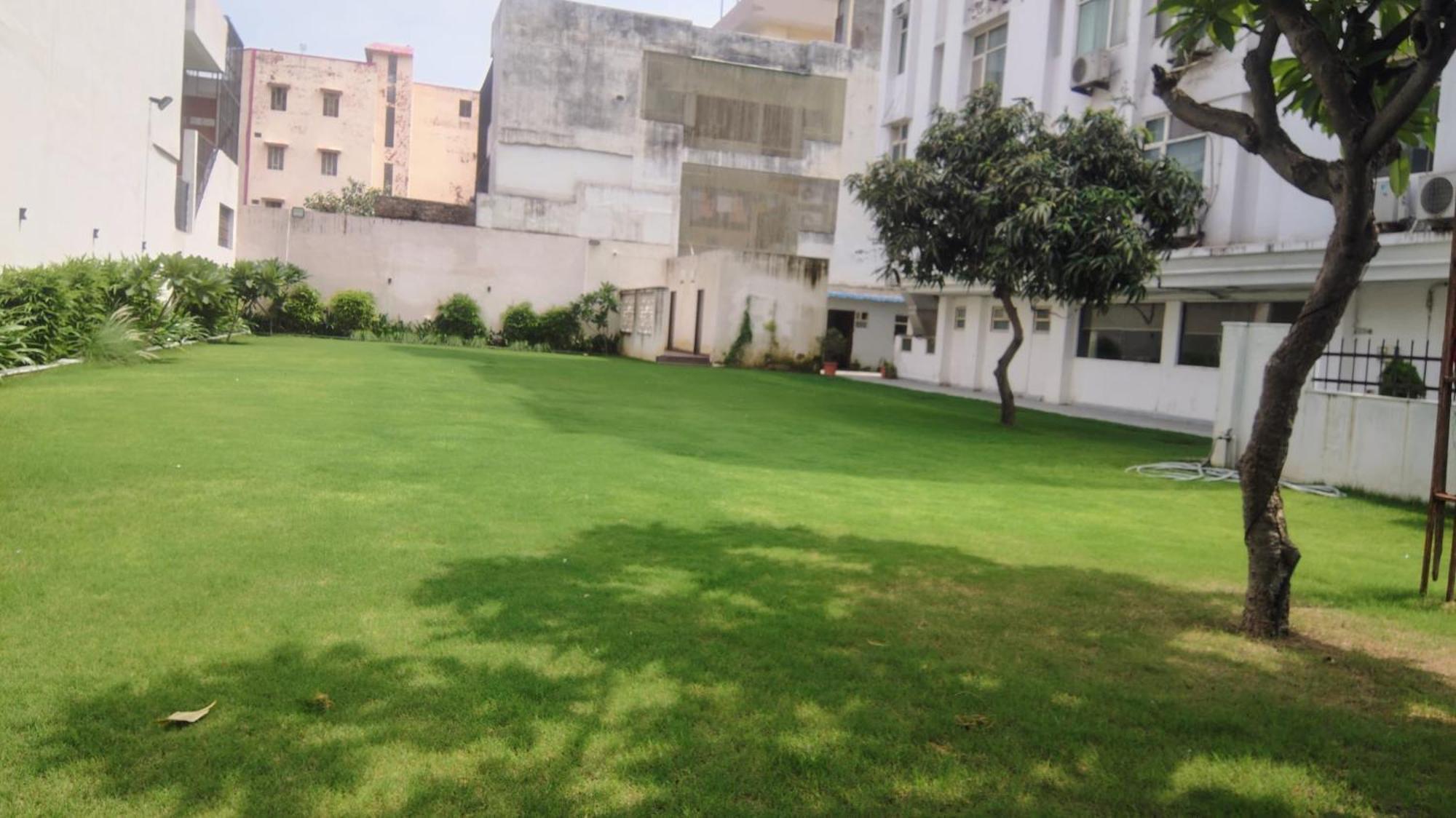 Hotel Crestmont Ashapurna Jaipur, Banipark 3*